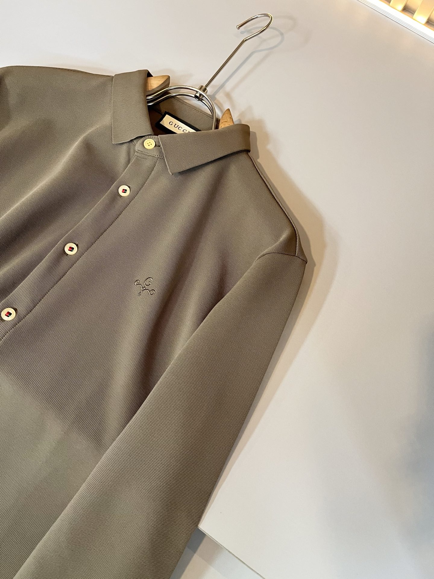 GUC*I 古家 2025秋季新款男士长袖衬衣，贸易公司渠道稀出，同步官网发售！G家系列情侣上线，胸前l