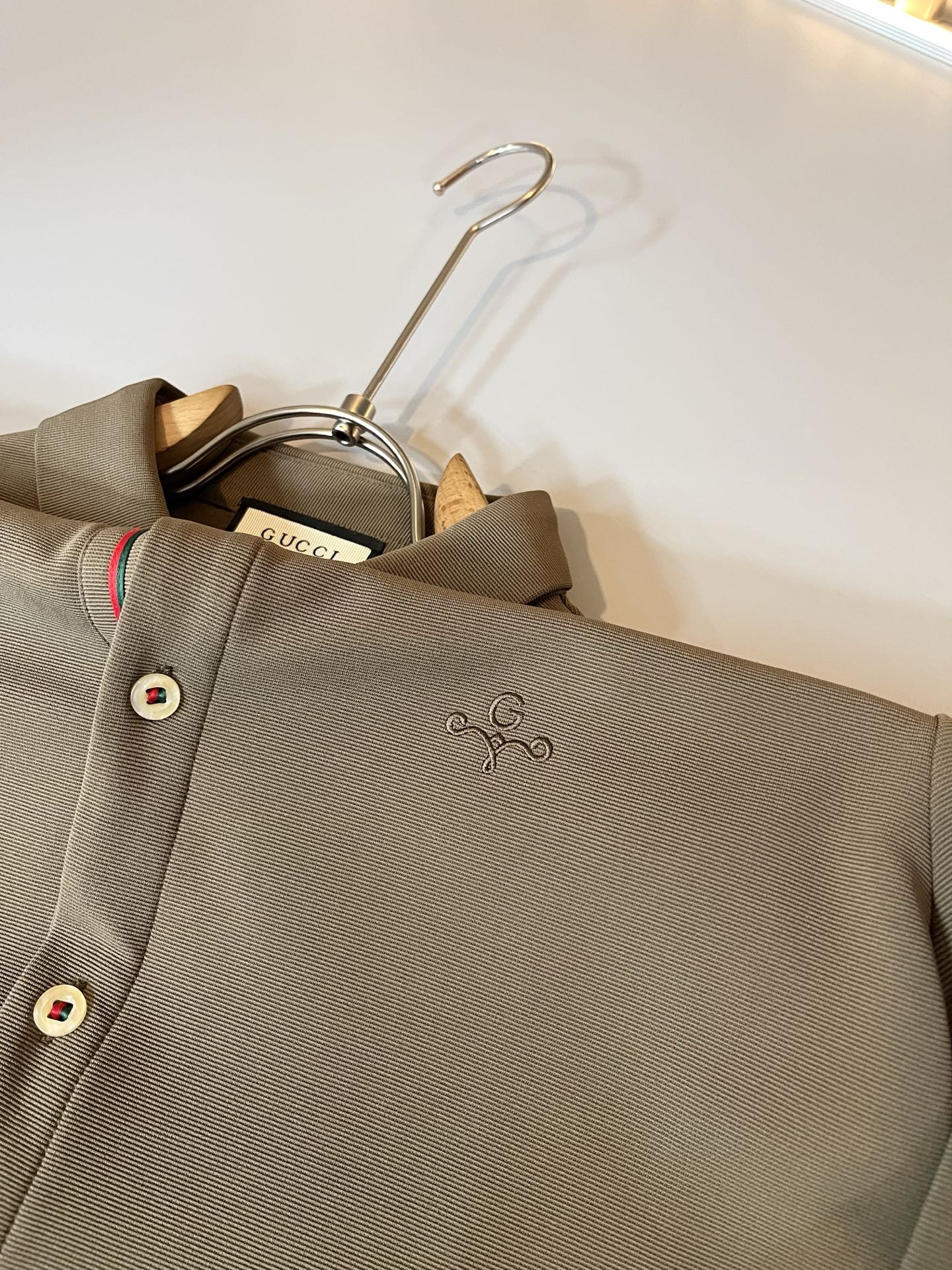 GUC*I 古家 2025秋季新款男士长袖衬衣，贸易公司渠道稀出，同步官网发售！G家系列情侣上线，胸前l