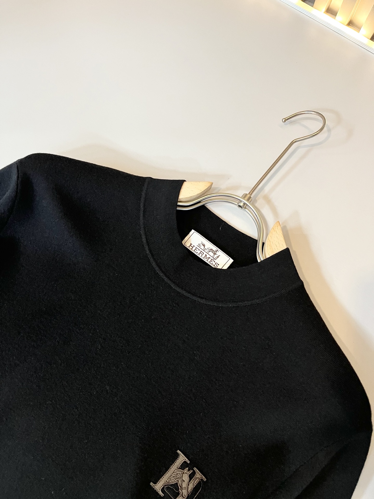 Her*mes爱*仕2025秋冬新款男士针织羊毛衫，全新升级百搭基础款，低调奢华，品格之选！甄选优质精选