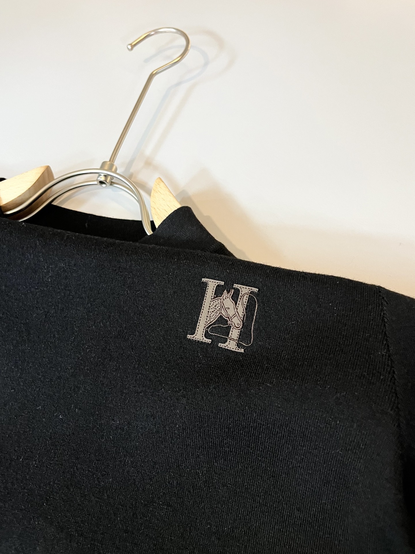 Her*mes爱*仕2025秋冬新款男士针织羊毛衫，全新升级百搭基础款，低调奢华，品格之选！甄选优质精选