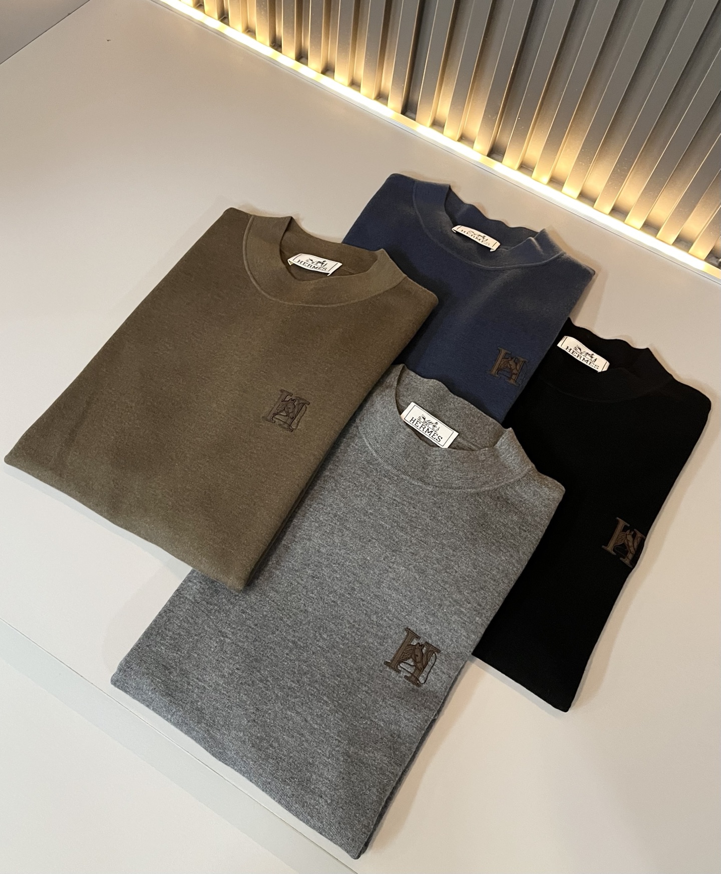 Her*mes爱*仕2025秋冬新款男士针织羊毛衫，全新升级百搭基础款，低调奢华，品格之选！甄选优质精选