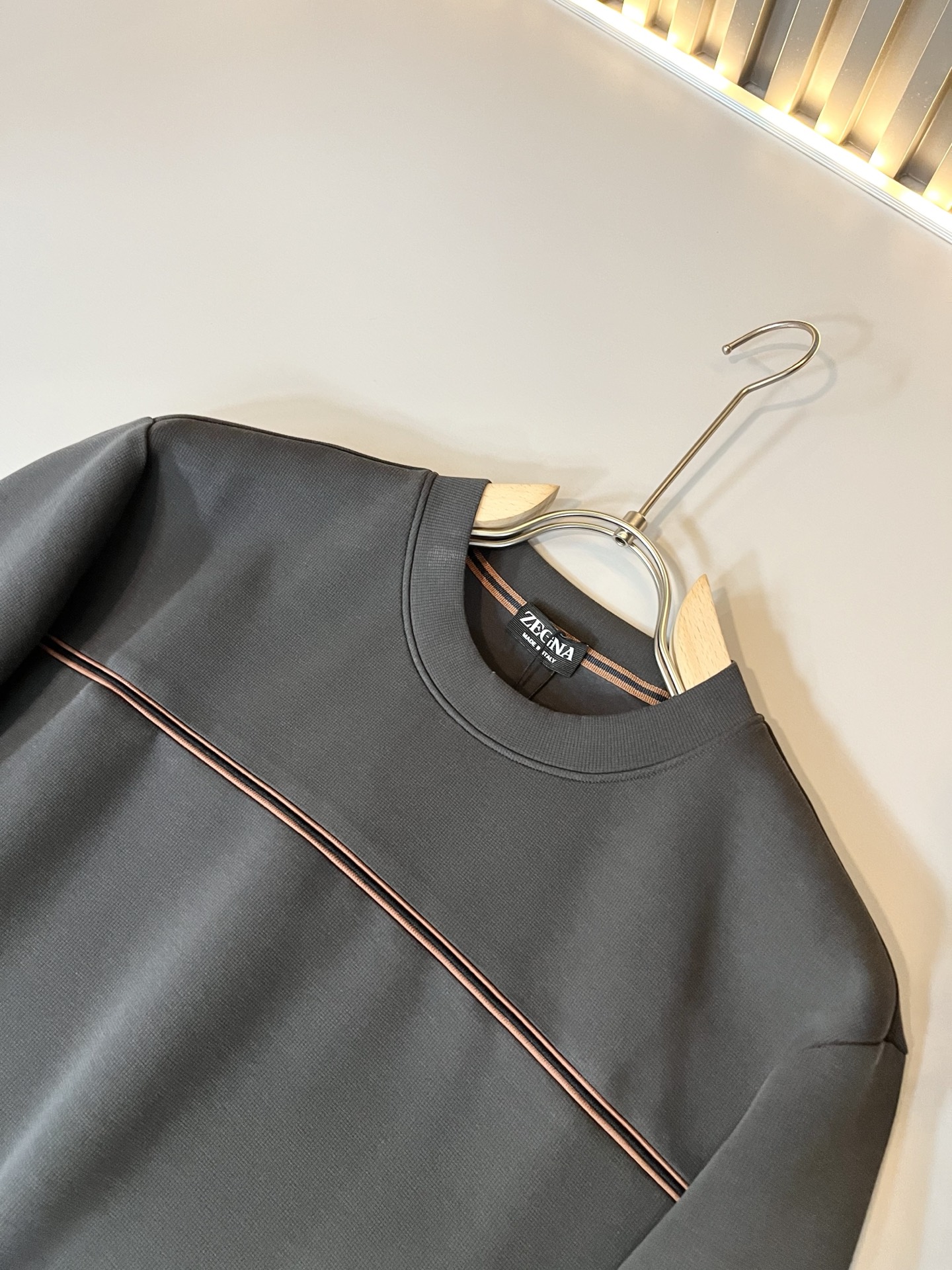 Ermenegildo Zeg*a杰*亚 2025秋冬新款男士休闲卫衣，压轴的渠道货出现了！！柜台同步销