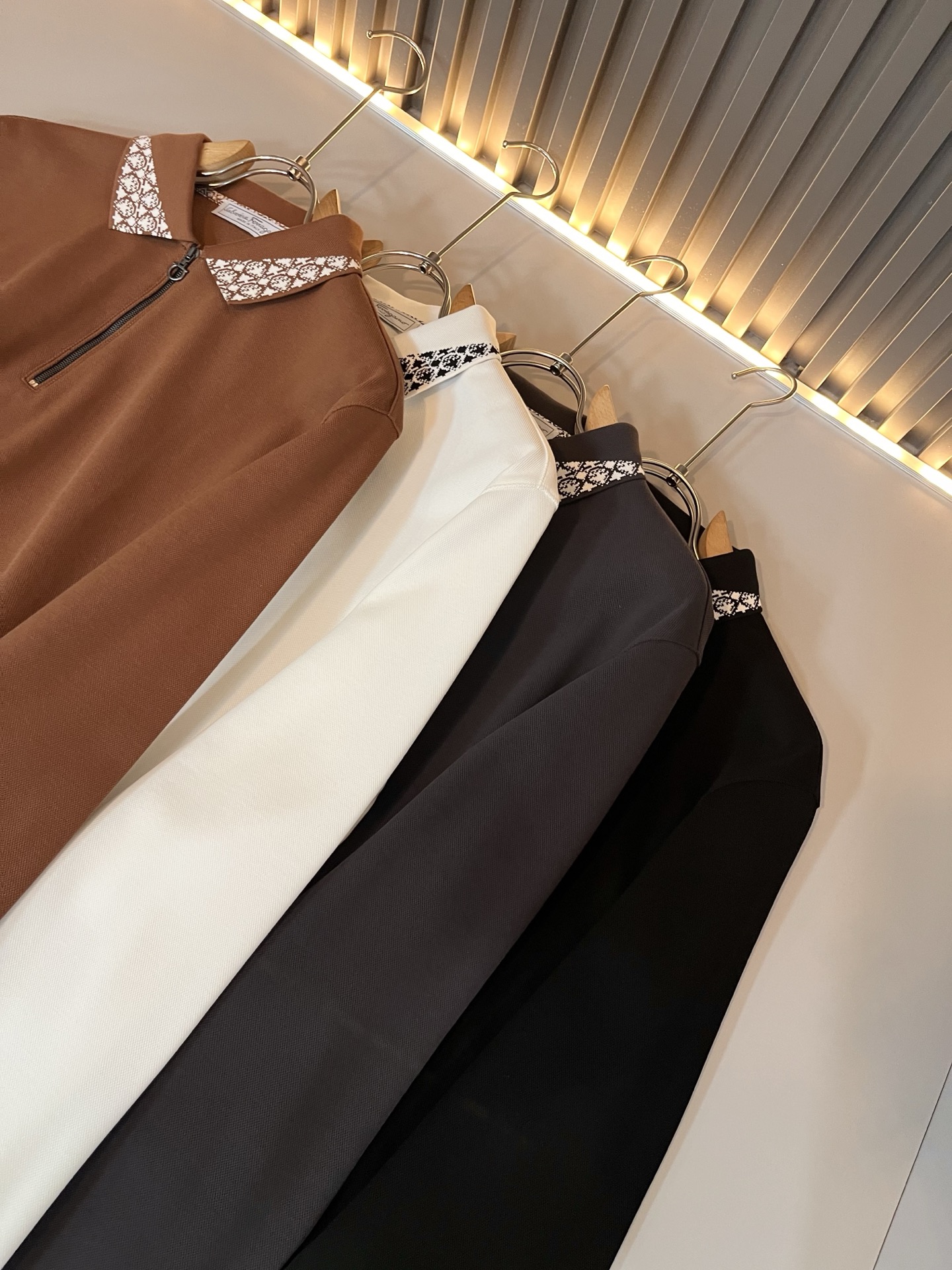 Ferraga*mo菲拉*慕 2025秋冬新款Polo衫，采用进口专属珠地棉面料！！简单菲拉*慕LOGO