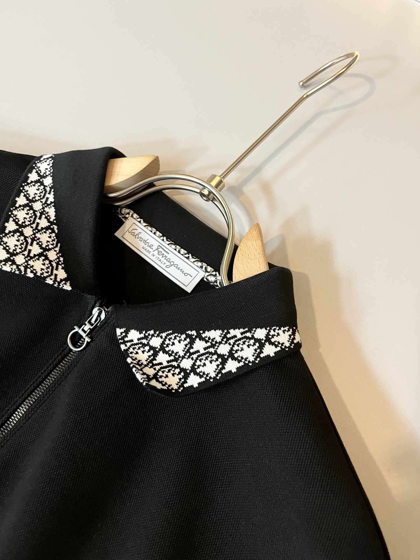 Ferraga*mo菲拉*慕 2025秋冬新款Polo衫，采用进口专属珠地棉面料！！简单菲拉*慕LOGO