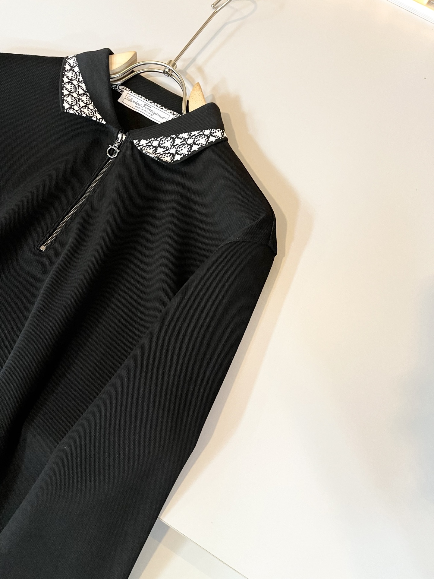 Ferraga*mo菲拉*慕 2025秋冬新款Polo衫，采用进口专属珠地棉面料！！简单菲拉*慕LOGO