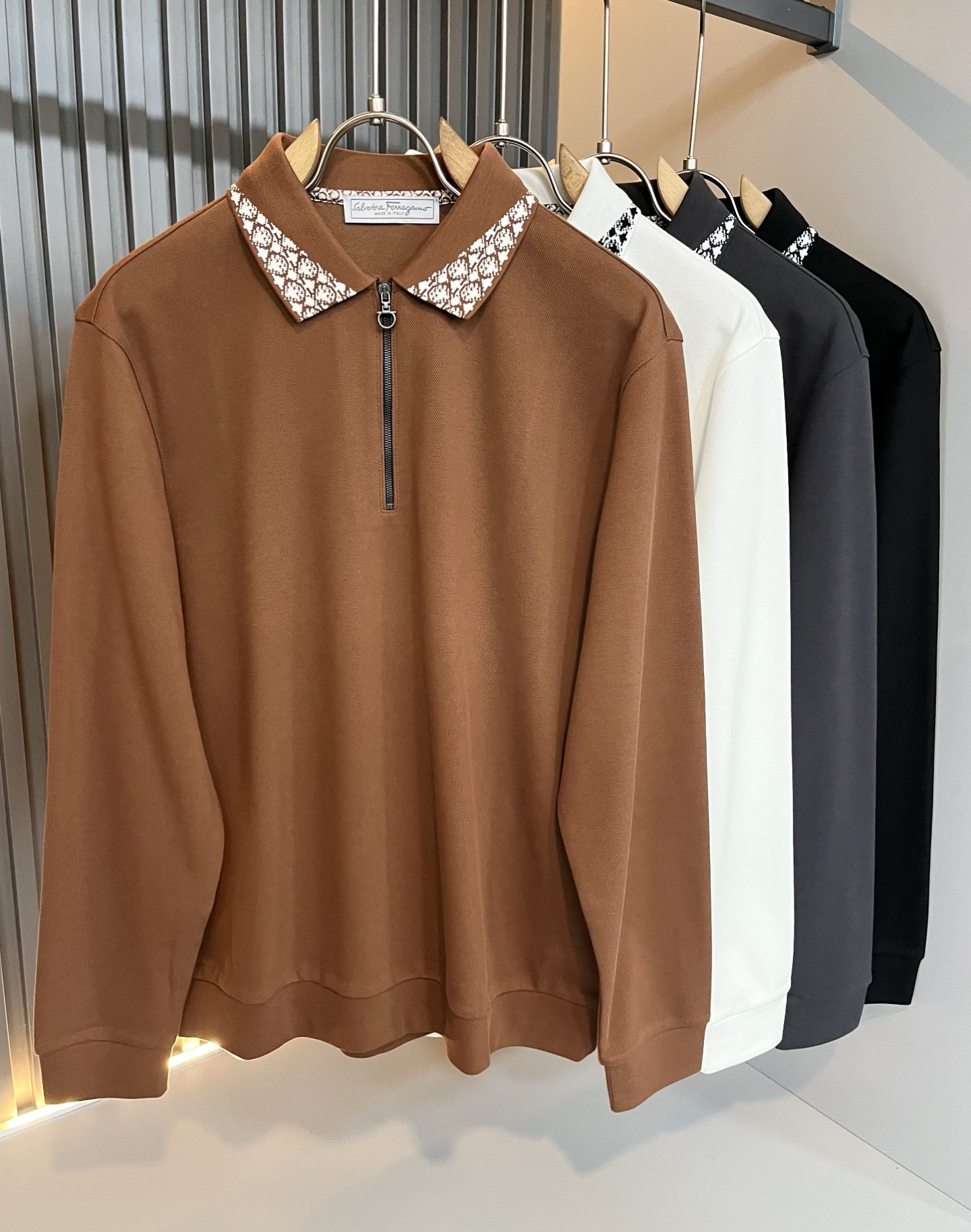 Ferraga*mo菲拉*慕 2025秋冬新款Polo衫，采用进口专属珠地棉面料！！简单菲拉*慕LOGO