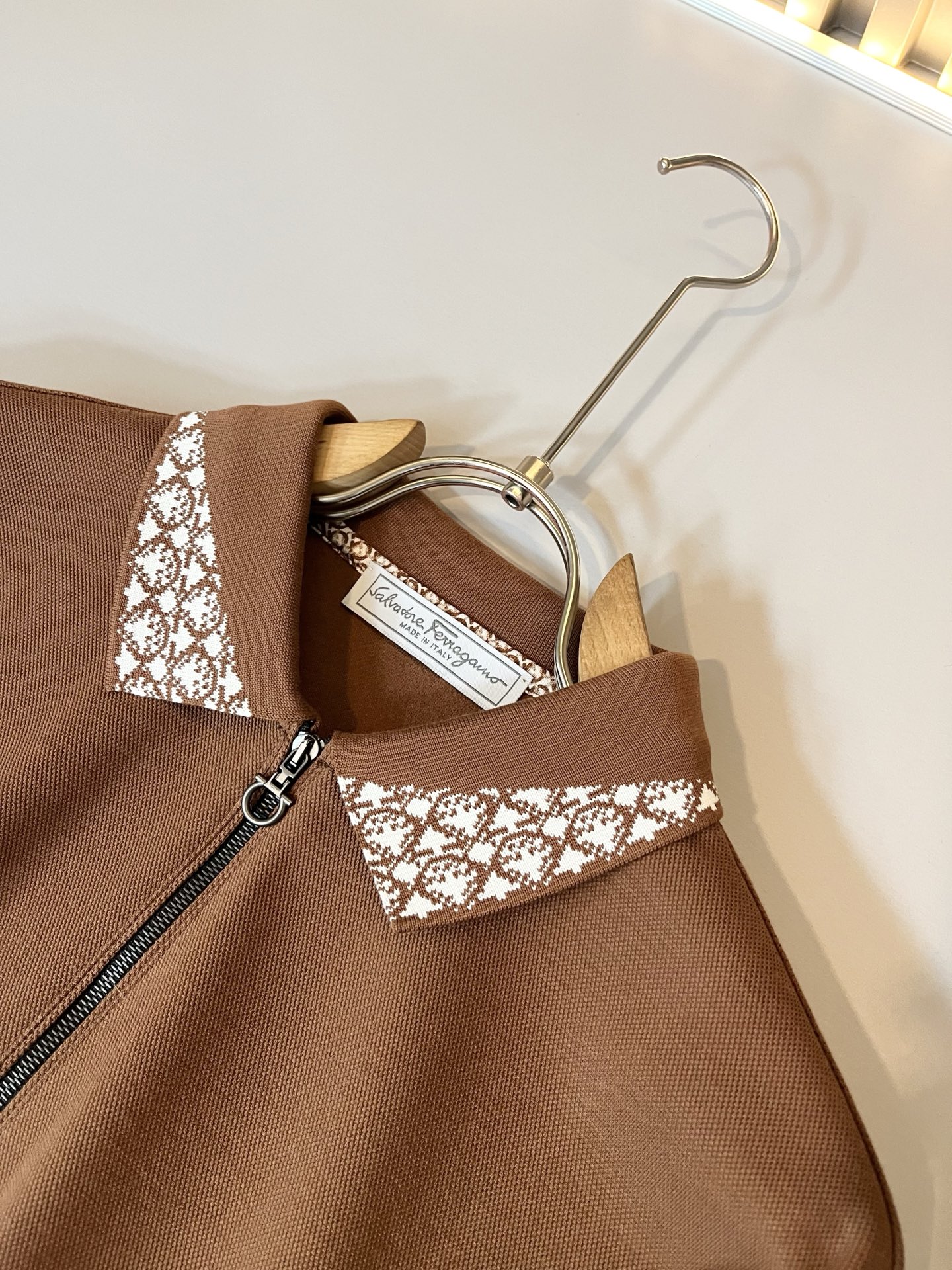 Ferraga*mo菲拉*慕 2025秋冬新款Polo衫，采用进口专属珠地棉面料！！简单菲拉*慕LOGO