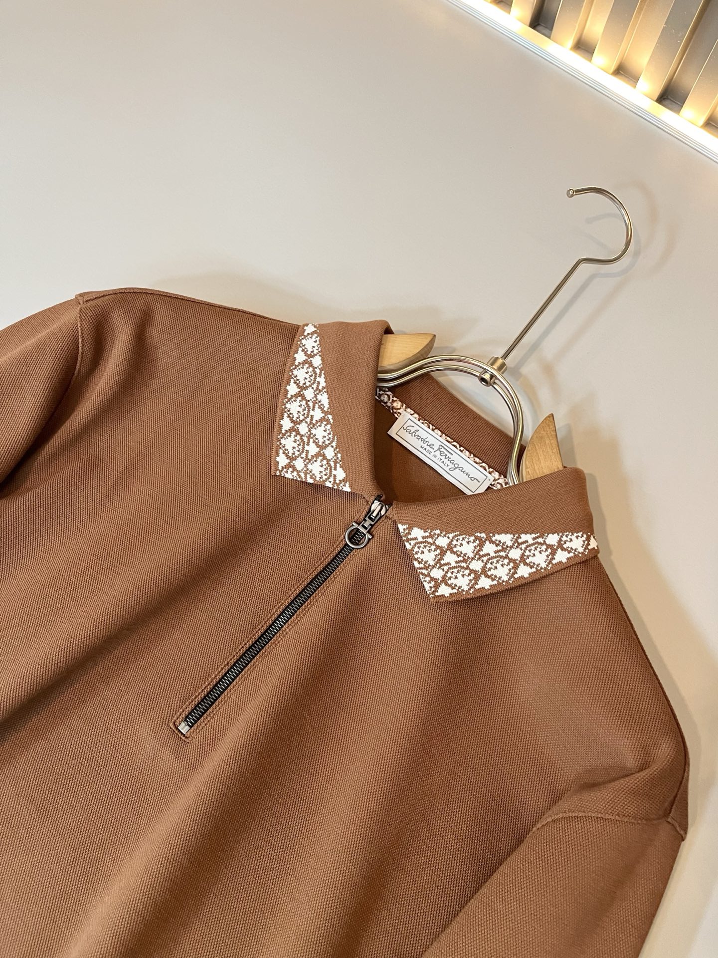 Ferraga*mo菲拉*慕 2025秋冬新款Polo衫，采用进口专属珠地棉面料！！简单菲拉*慕LOGO