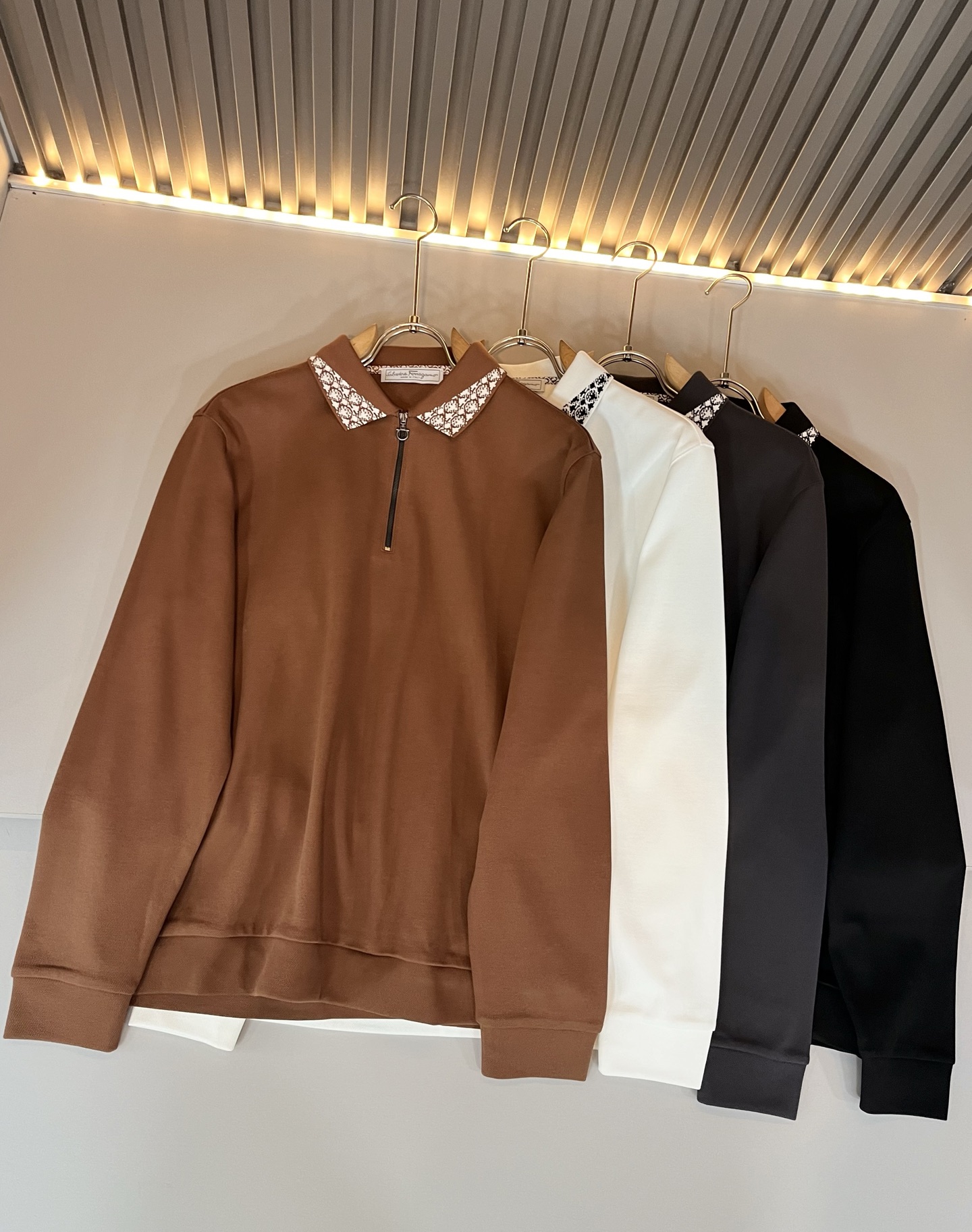 Ferraga*mo菲拉*慕 2025秋冬新款Polo衫，采用进口专属珠地棉面料！！简单菲拉*慕LOGO