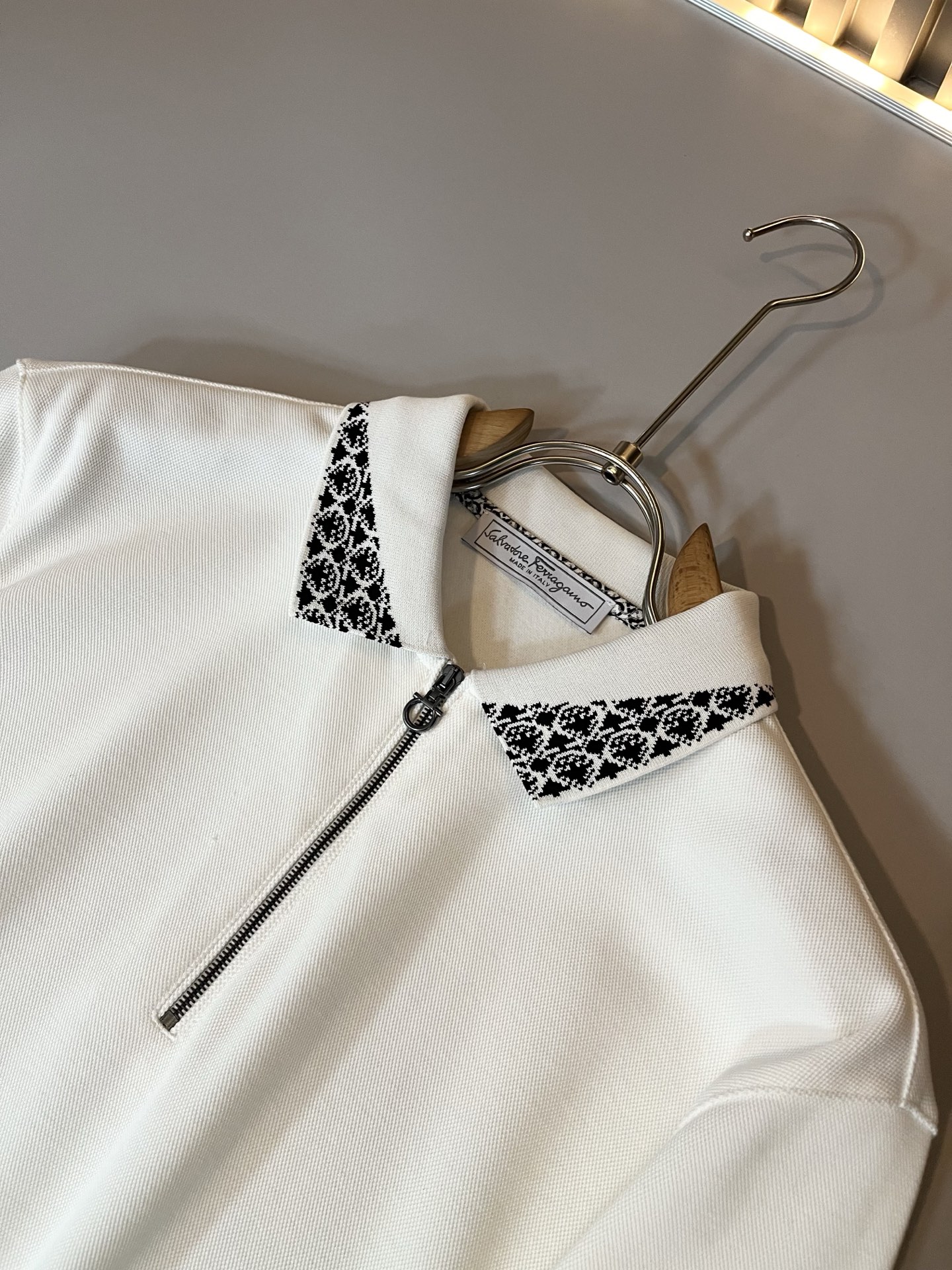 Ferraga*mo菲拉*慕 2025秋冬新款Polo衫，采用进口专属珠地棉面料！！简单菲拉*慕LOGO