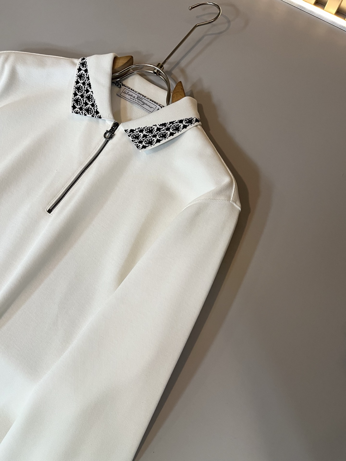 Ferraga*mo菲拉*慕 2025秋冬新款Polo衫，采用进口专属珠地棉面料！！简单菲拉*慕LOGO