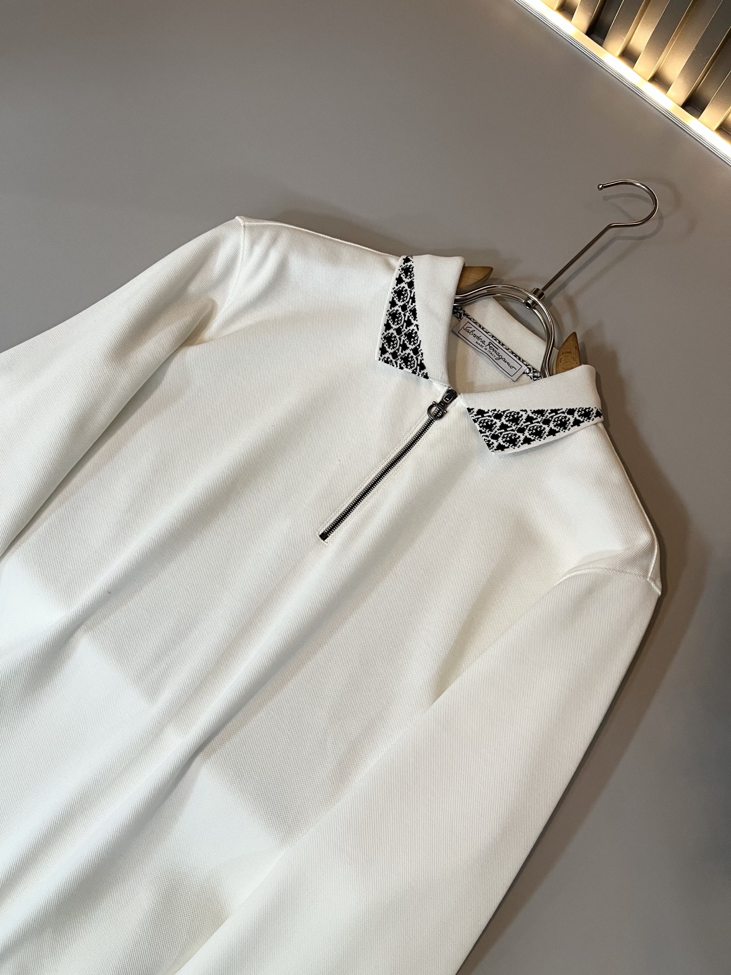 Ferraga*mo菲拉*慕 2025秋冬新款Polo衫，采用进口专属珠地棉面料！！简单菲拉*慕LOGO