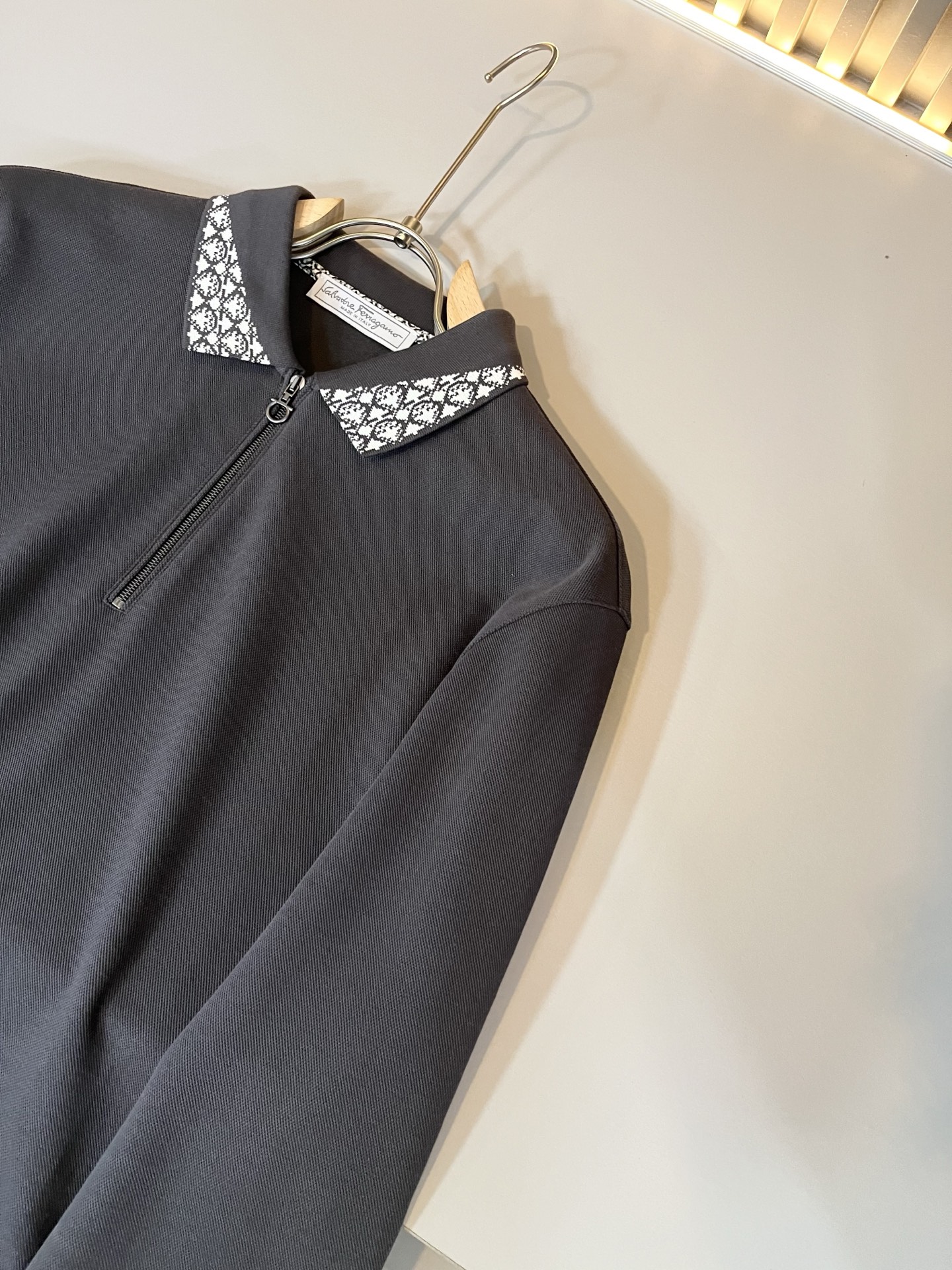 Ferraga*mo菲拉*慕 2025秋冬新款Polo衫，采用进口专属珠地棉面料！！简单菲拉*慕LOGO