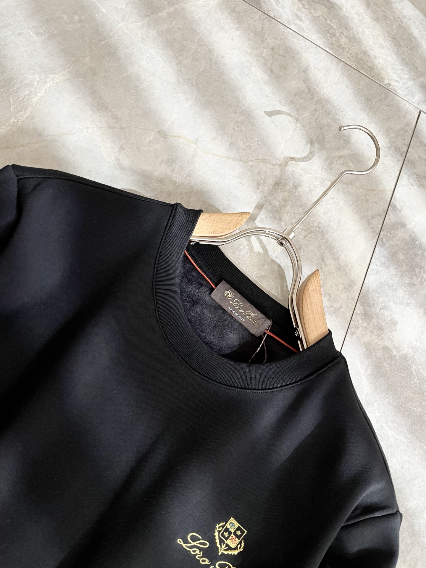 Loro Piana诺悠翩雅 ⚠️加绒款！2025秋冬新品男士卫衣，外贸公司订单！胸前logo图案刺绣设