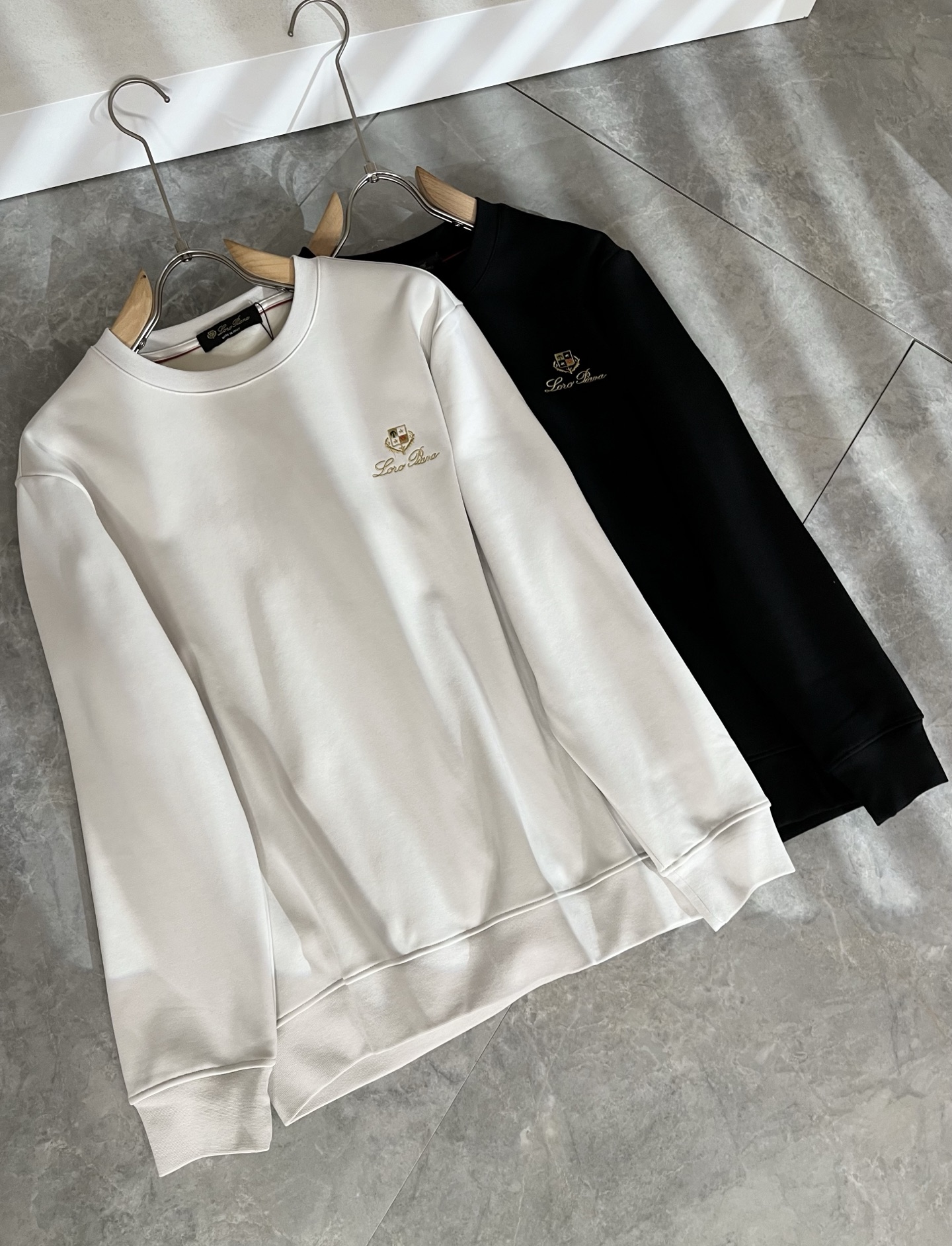 Loro Piana诺悠翩雅 ⚠️加绒款！2025秋冬新品男士卫衣，外贸公司订单！胸前logo图案刺绣设