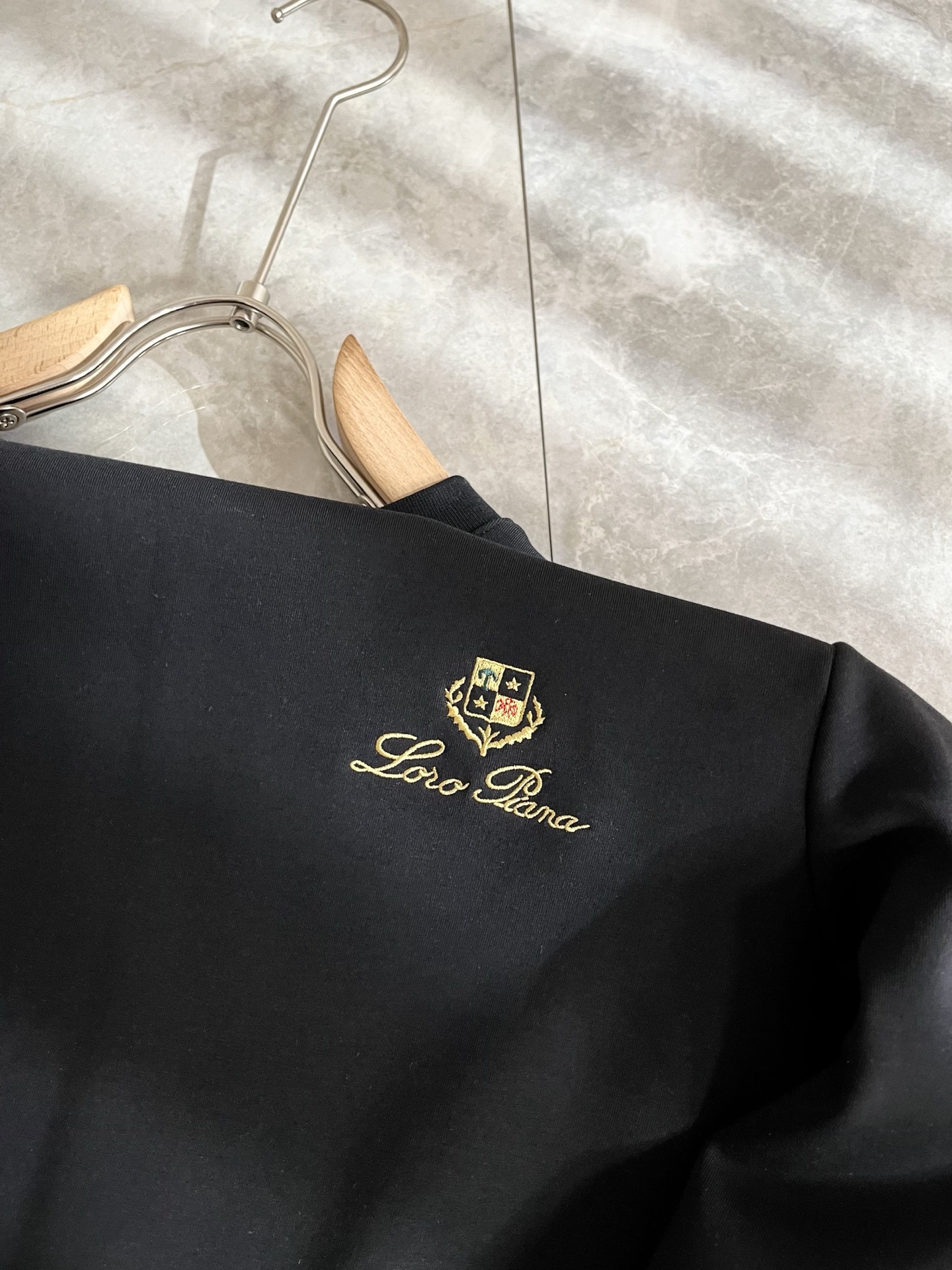 Loro Piana诺悠翩雅 ⚠️加绒款！2025秋冬新品男士卫衣，外贸公司订单！胸前logo图案刺绣设