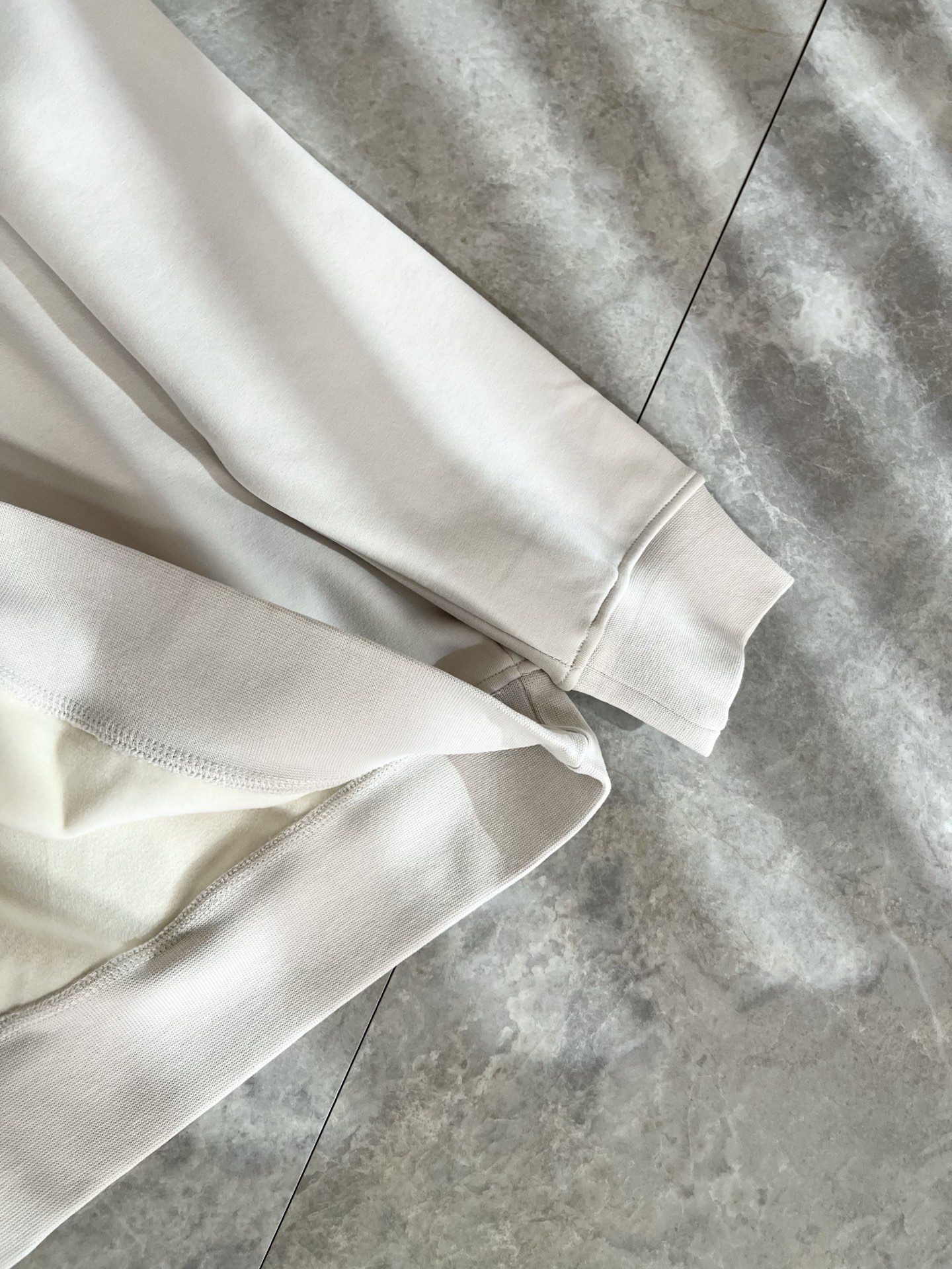 Loro Piana诺悠翩雅 ⚠️加绒款！2025秋冬新品男士卫衣，外贸公司订单！胸前logo图案刺绣设