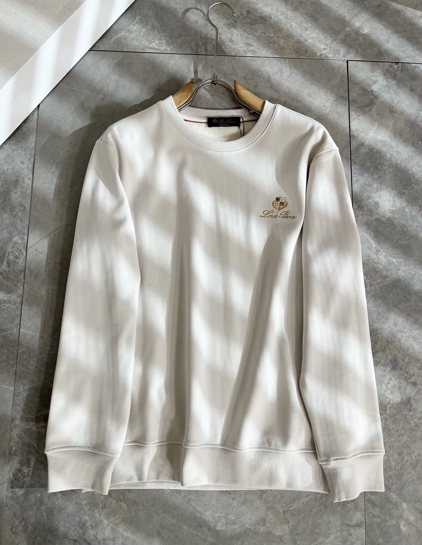 Loro Piana诺悠翩雅 ⚠️加绒款！2025秋冬新品男士卫衣，外贸公司订单！胸前logo图案刺绣设