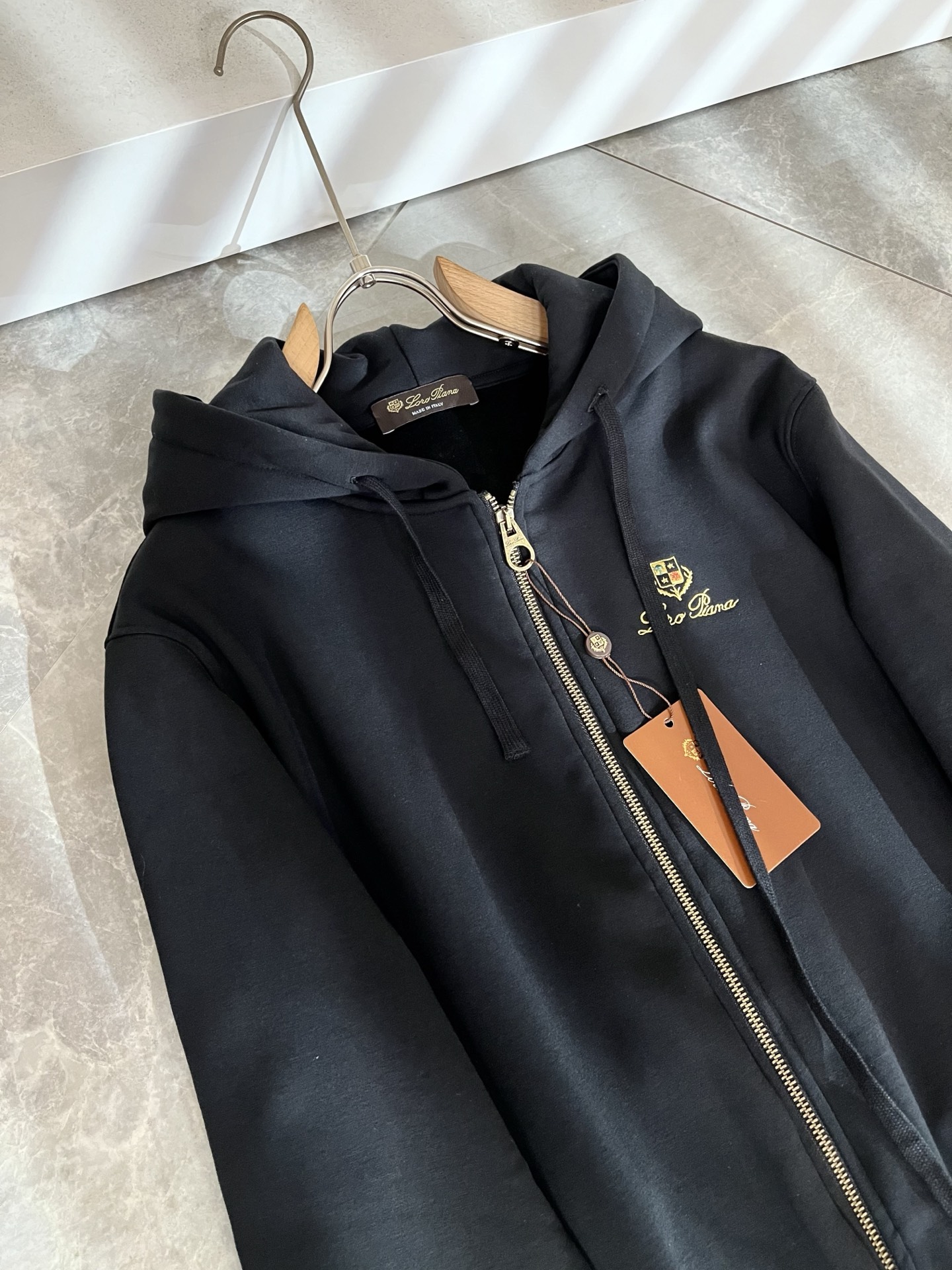 Loro Piana诺悠翩雅 ⚠️加绒款！2025秋冬新品男士连帽卫衣，外贸公司订单！胸前logo图案刺