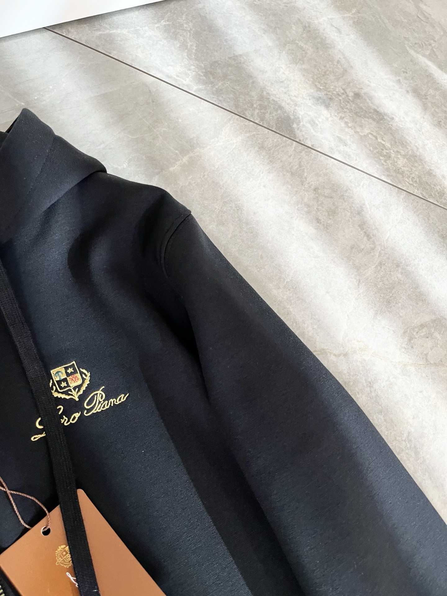 Loro Piana诺悠翩雅 ⚠️加绒款！2025秋冬新品男士连帽卫衣，外贸公司订单！胸前logo图案刺