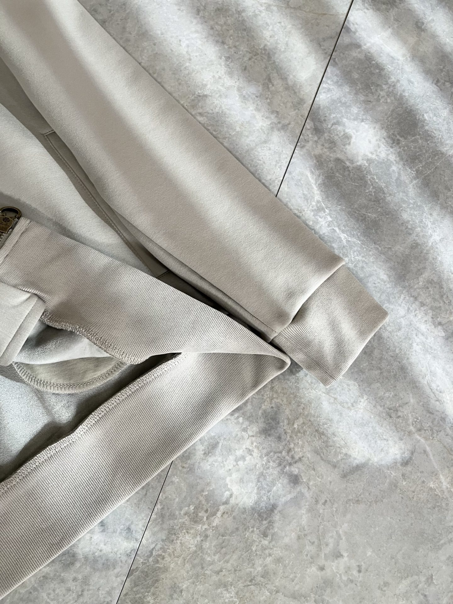 Loro Piana诺悠翩雅 ⚠️加绒款！2025秋冬新品男士连帽卫衣，外贸公司订单！胸前logo图案刺