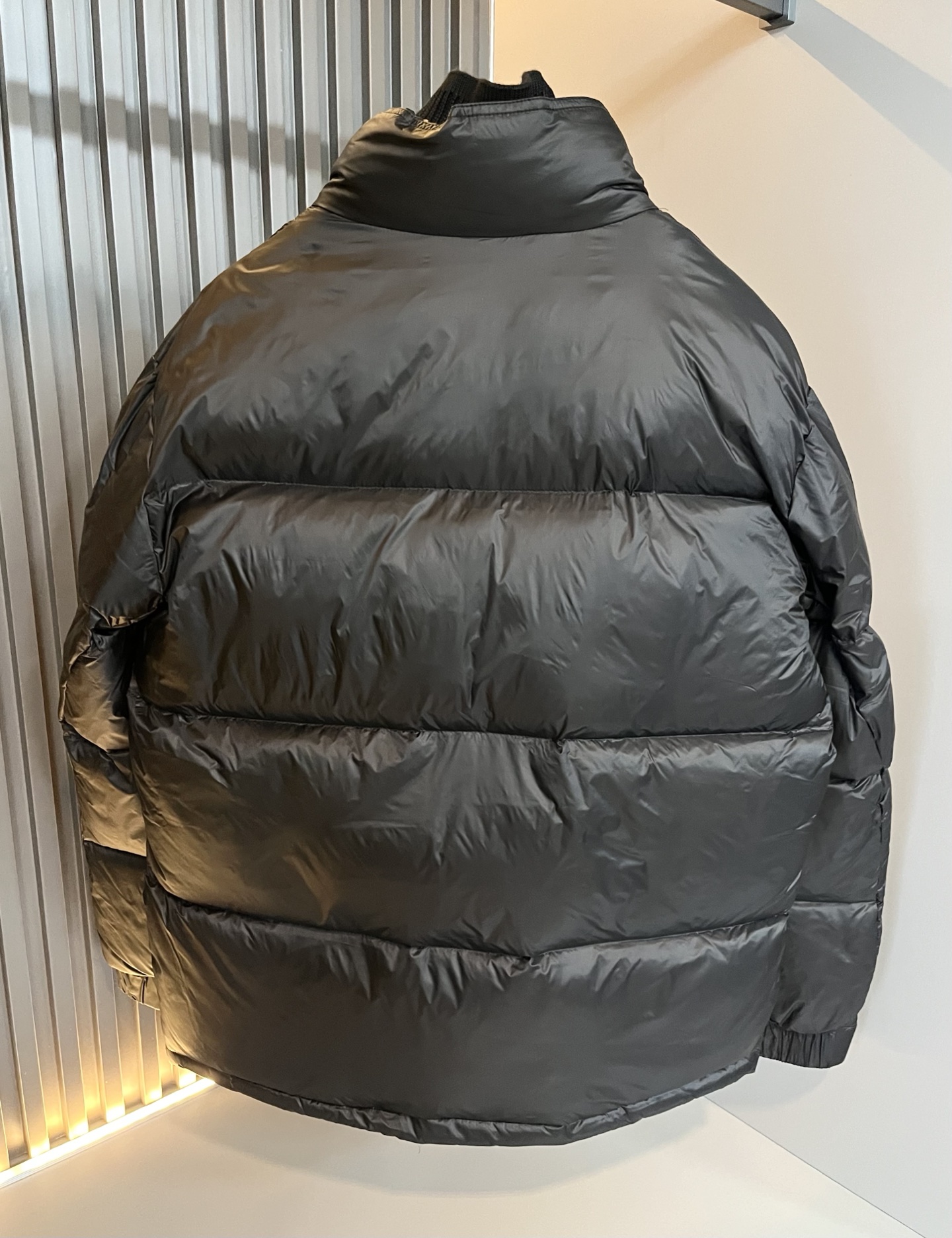 Prad*a 普*达⚠️假两件！2025秋冬男女同款👫羽绒服外套，现货 Prad* 羽绒面料夹克 防水羽