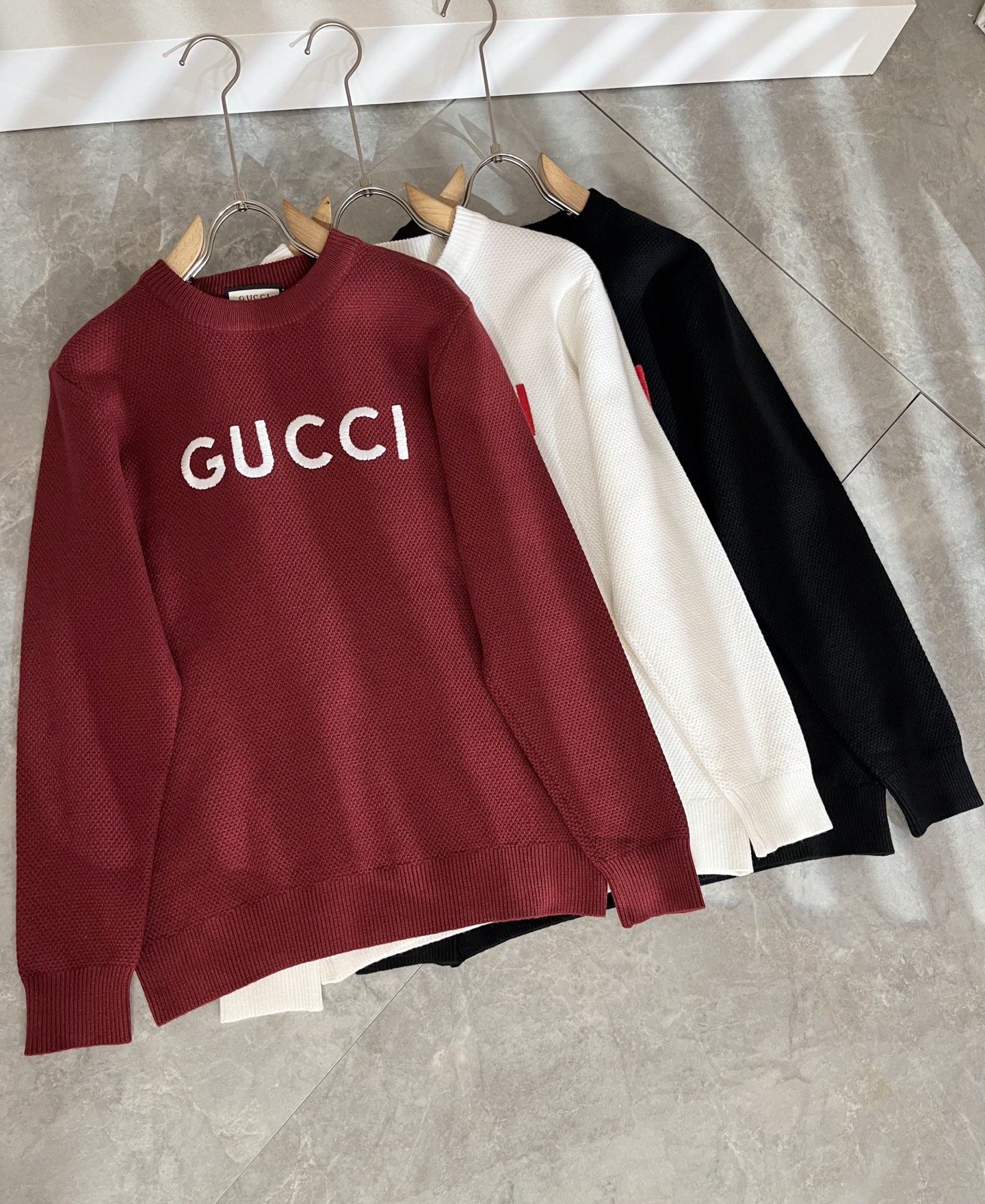 GUC*I 古家 2025秋冬新款男女同款👫 针织羊毛衫，胸前标志logo钩织设计！贸易公司渠道稀出，同