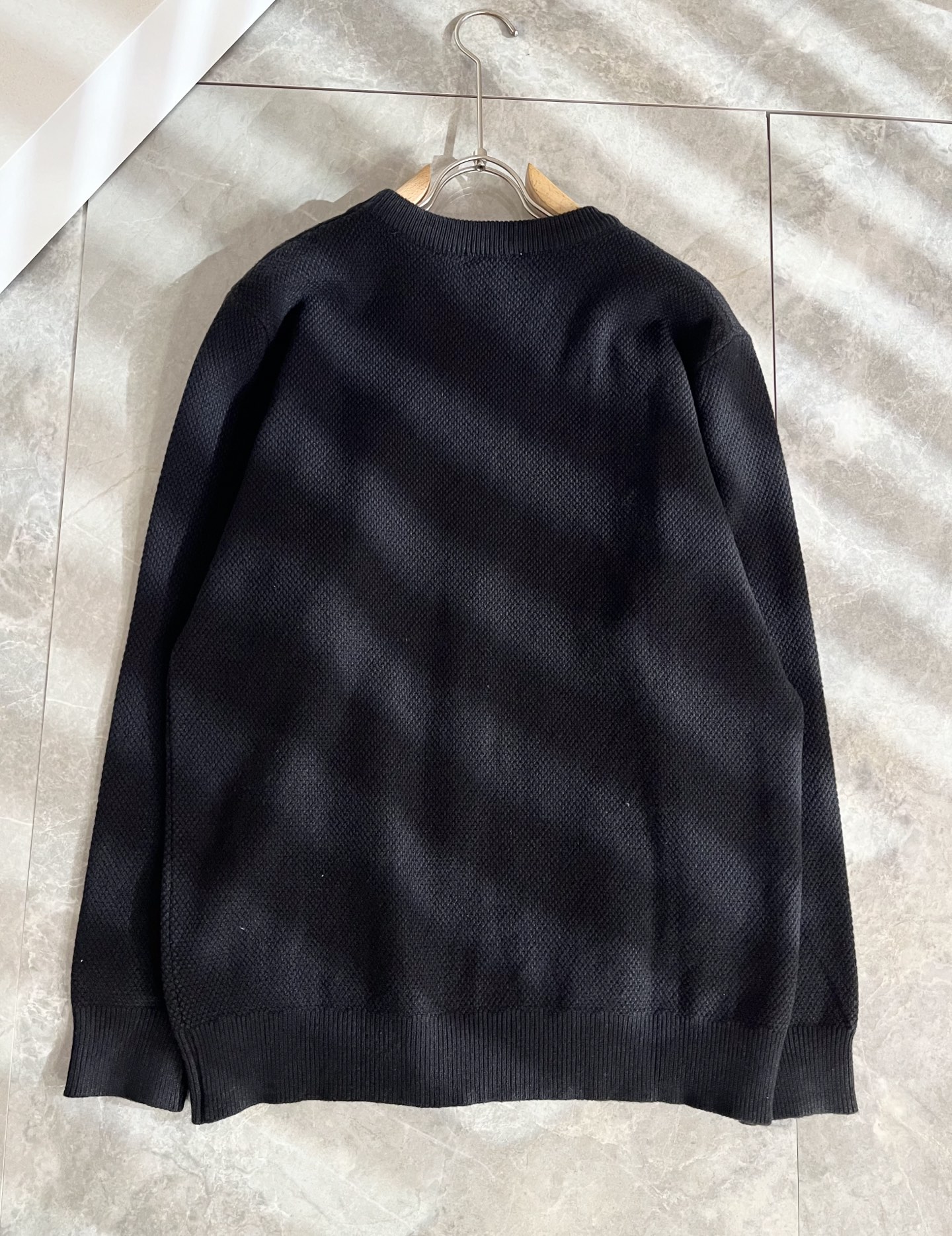 GUC*I 古家 2025秋冬新款男女同款👫 针织羊毛衫，胸前标志logo钩织设计！贸易公司渠道稀出，同