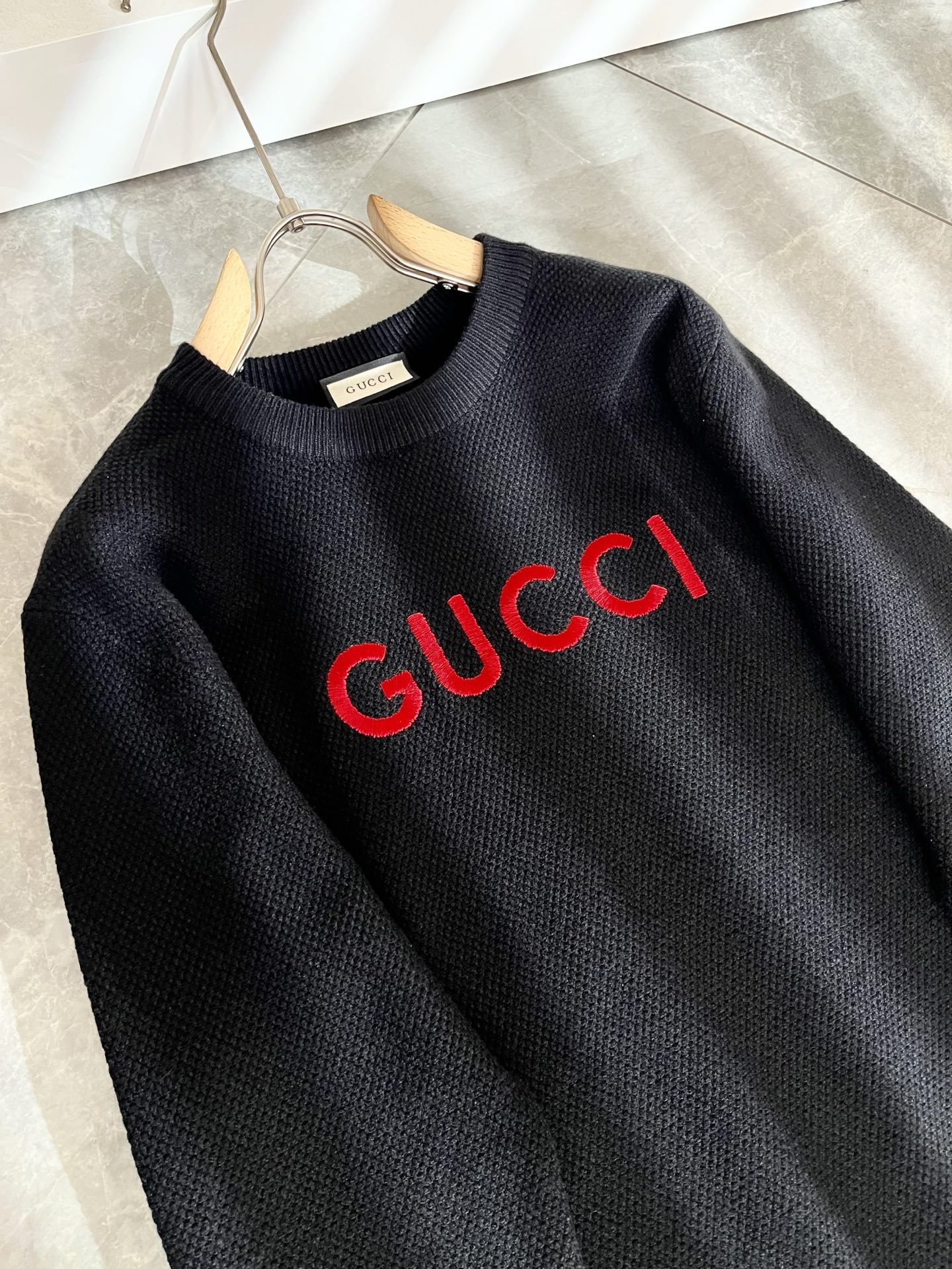 GUC*I 古家 2025秋冬新款男女同款👫 针织羊毛衫，胸前标志logo钩织设计！贸易公司渠道稀出，同