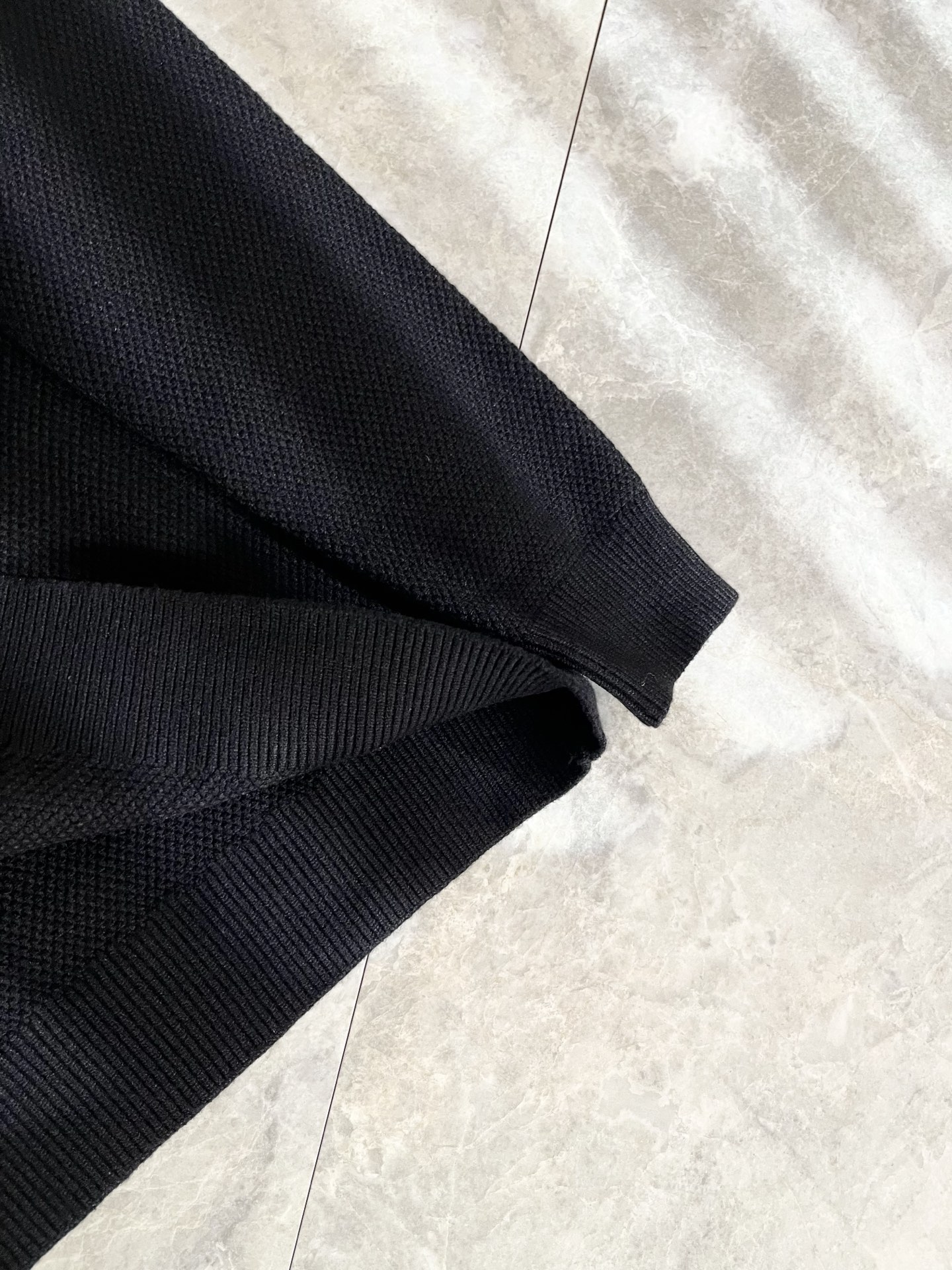 GUC*I 古家 2025秋冬新款男女同款👫 针织羊毛衫，胸前标志logo钩织设计！贸易公司渠道稀出，同