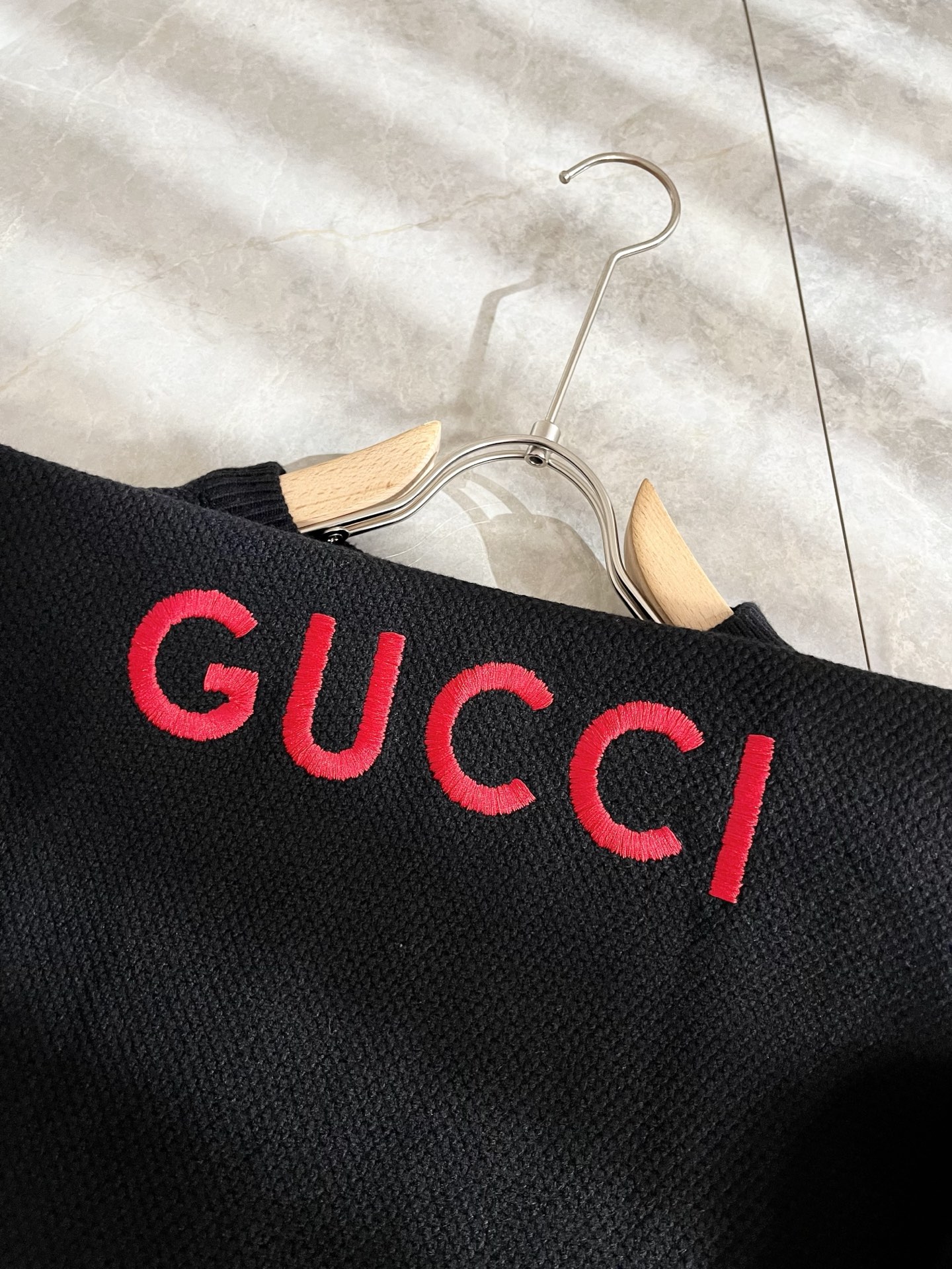 GUC*I 古家 2025秋冬新款男女同款👫 针织羊毛衫，胸前标志logo钩织设计！贸易公司渠道稀出，同