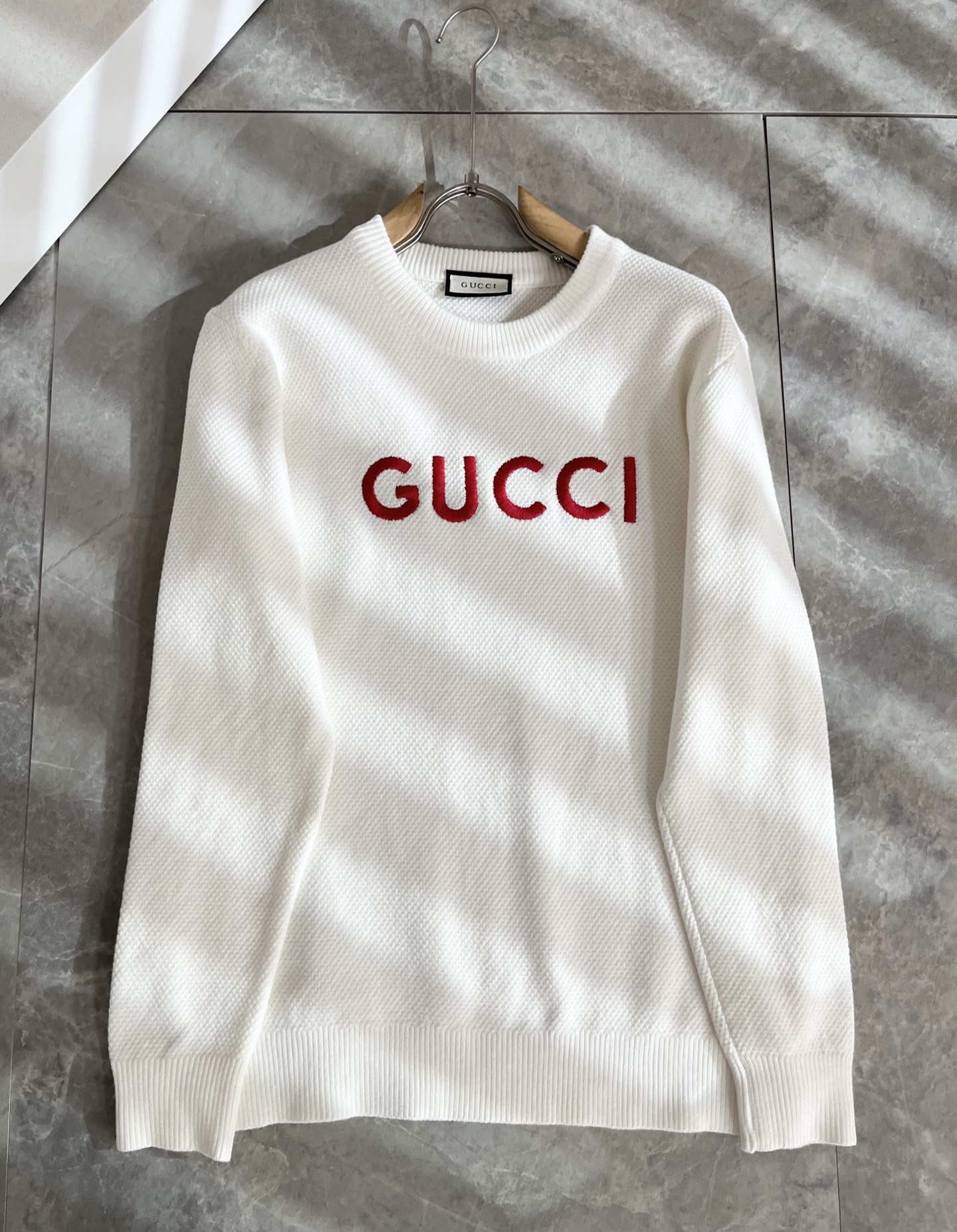GUC*I 古家 2025秋冬新款男女同款👫 针织羊毛衫，胸前标志logo钩织设计！贸易公司渠道稀出，同