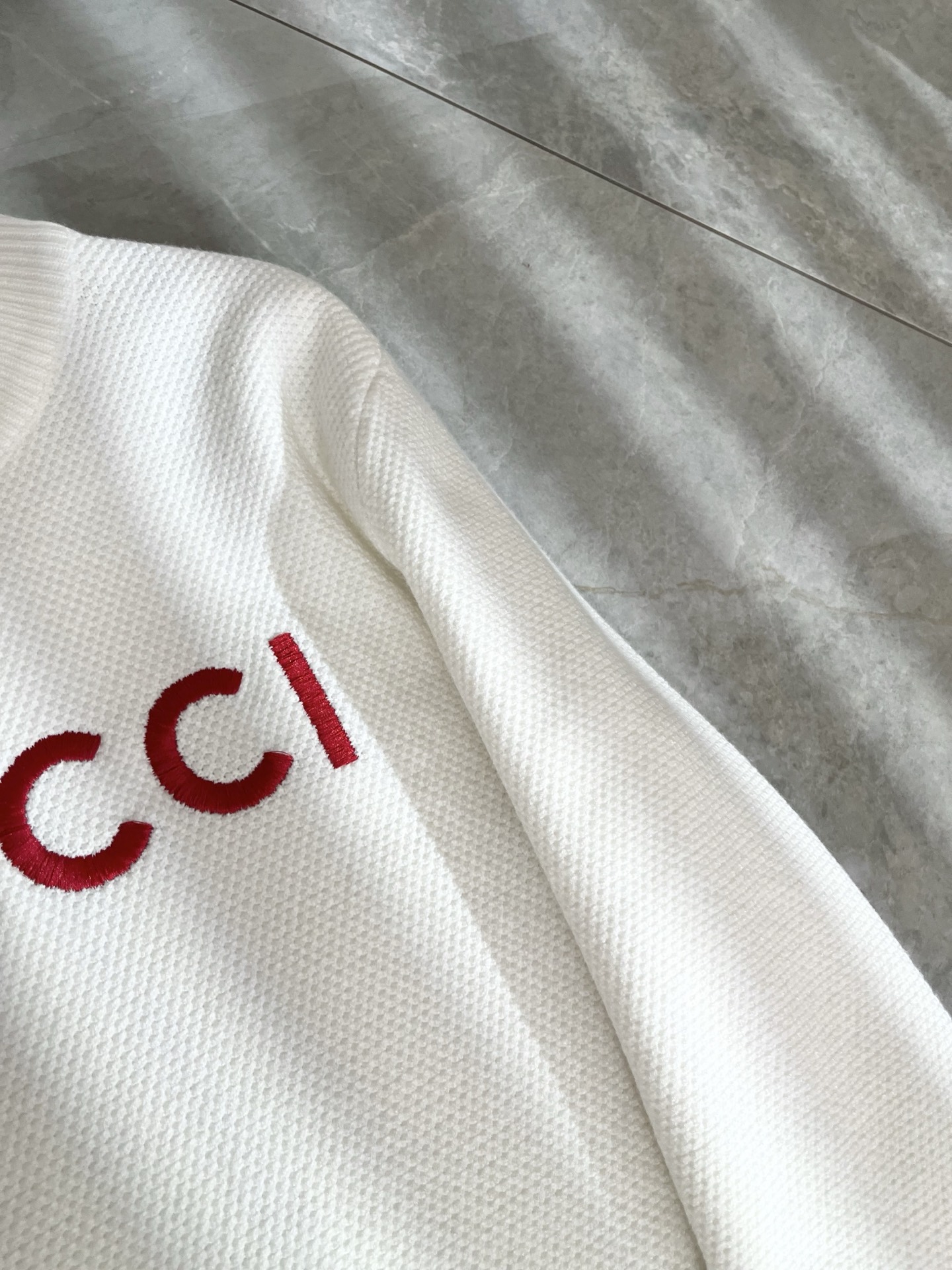 GUC*I 古家 2025秋冬新款男女同款👫 针织羊毛衫，胸前标志logo钩织设计！贸易公司渠道稀出，同