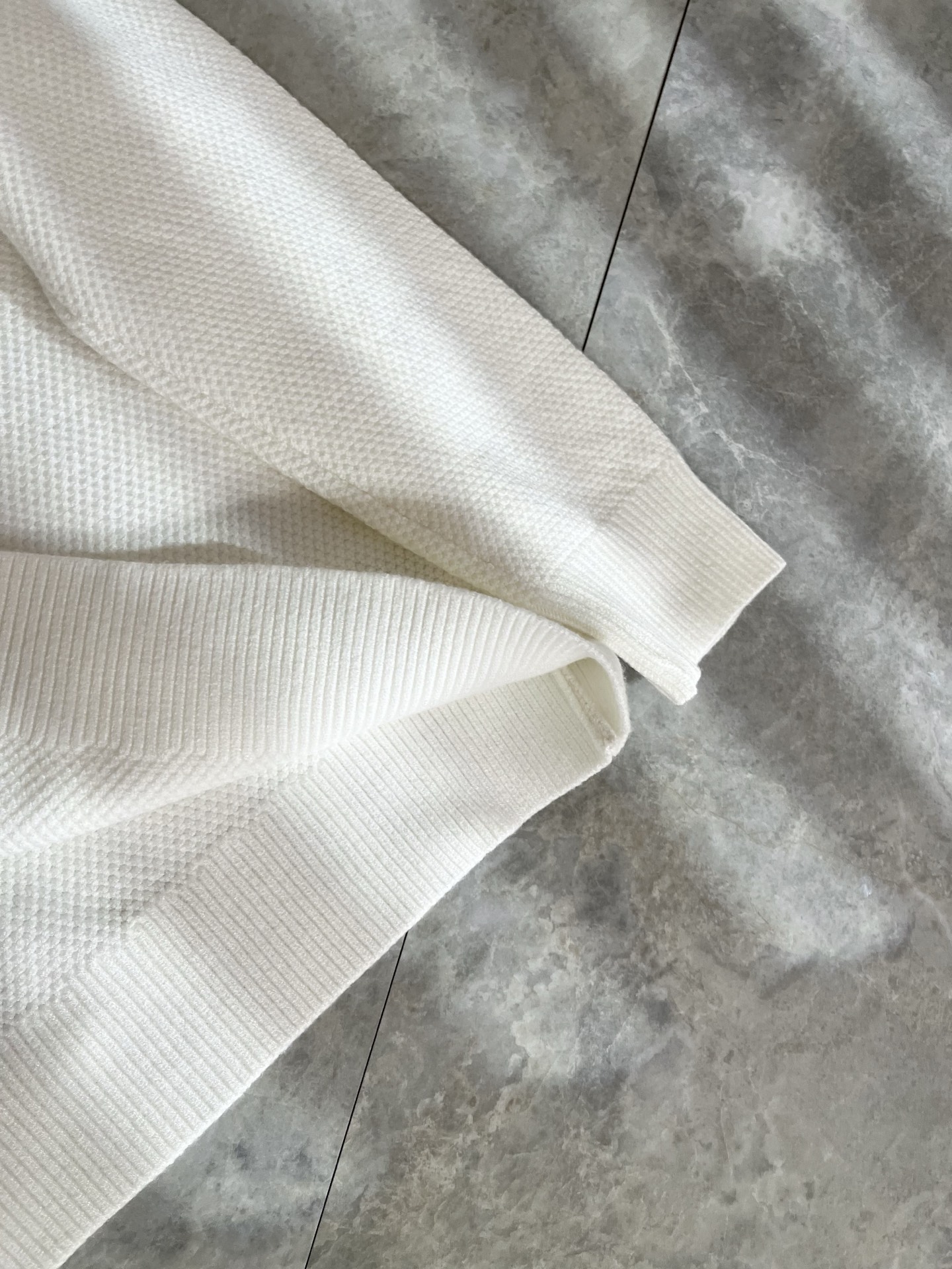 GUC*I 古家 2025秋冬新款男女同款👫 针织羊毛衫，胸前标志logo钩织设计！贸易公司渠道稀出，同