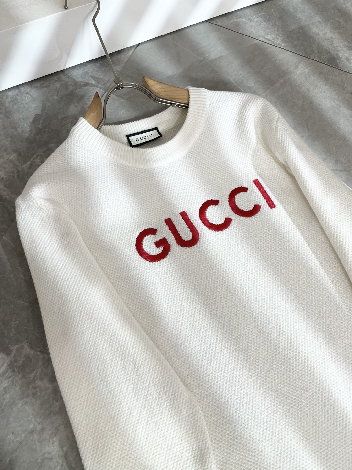 GUC*I 古家 2025秋冬新款男女同款👫 针织羊毛衫，胸前标志logo钩织设计！贸易公司渠道稀出，同