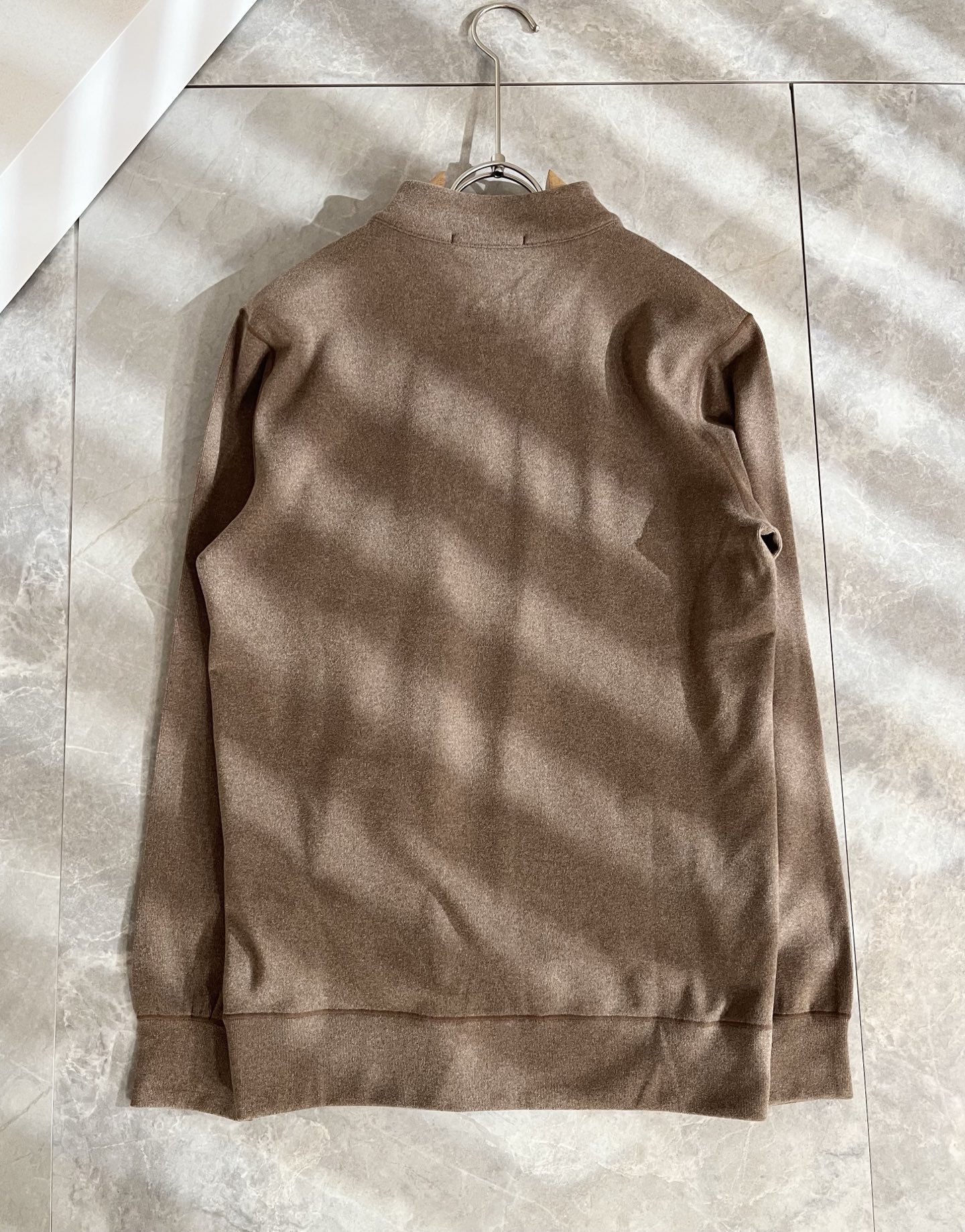 Loro Piana诺悠翩雅 2025秋冬男士最新的贸易订单打底衫，全品相！！后幅采用logo图案压胶设