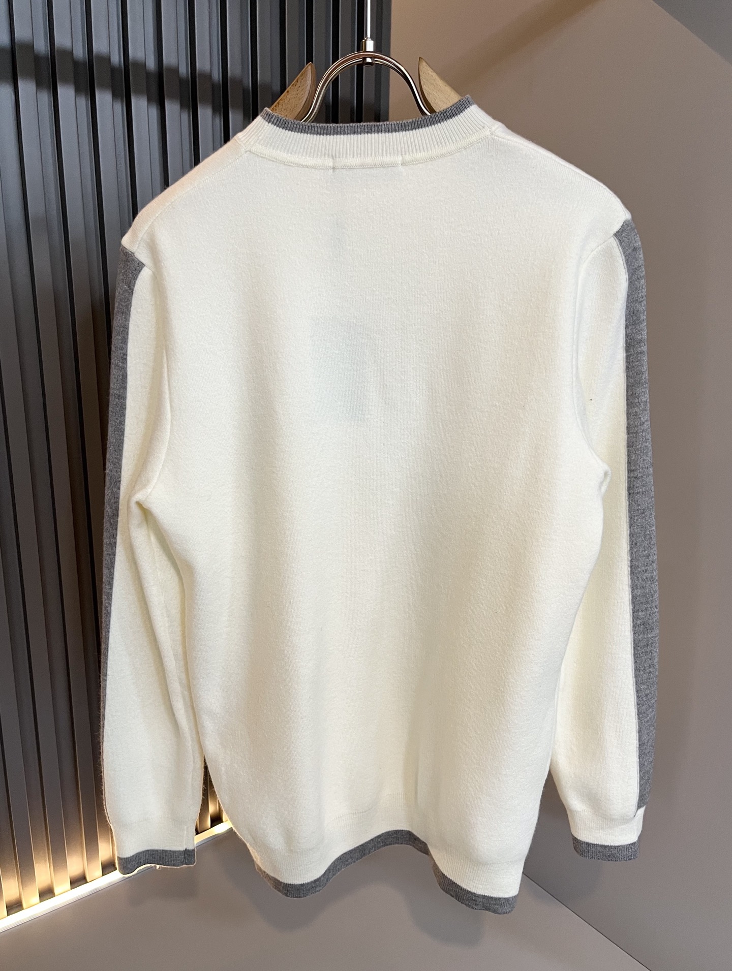 PRAD*A普*达2025秋冬新款男士针织羊毛衫，最新款全网独家首上！！~既经典有时尚百搭，谁不爱啊，将