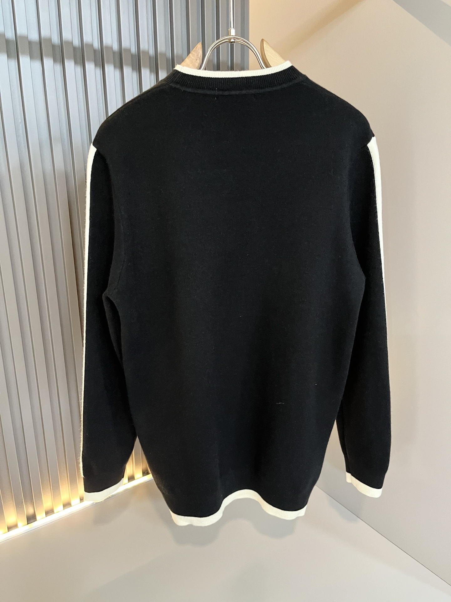 PRAD*A普*达2025秋冬新款男士针织羊毛衫，最新款全网独家首上！！~既经典有时尚百搭，谁不爱啊，将