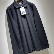 Bur*erry 巴*莉 2025秋冬新款男士长袖Polo衫,品牌最新设计元素!既不单调也不复杂,恰到好 Bur*erry 巴*莉 2025秋冬新款男士长袖Polo衫,品牌最新设计元素!既不单调也不复杂,恰到好