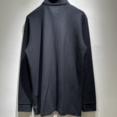 Bur*erry 巴*莉 2025秋冬新款男士长袖Polo衫,品牌最新设计元素!既不单调也不复杂,恰到好 Bur*erry 巴*莉 2025秋冬新款男士长袖Polo衫,品牌最新设计元素!既不单调也不复杂,恰到好