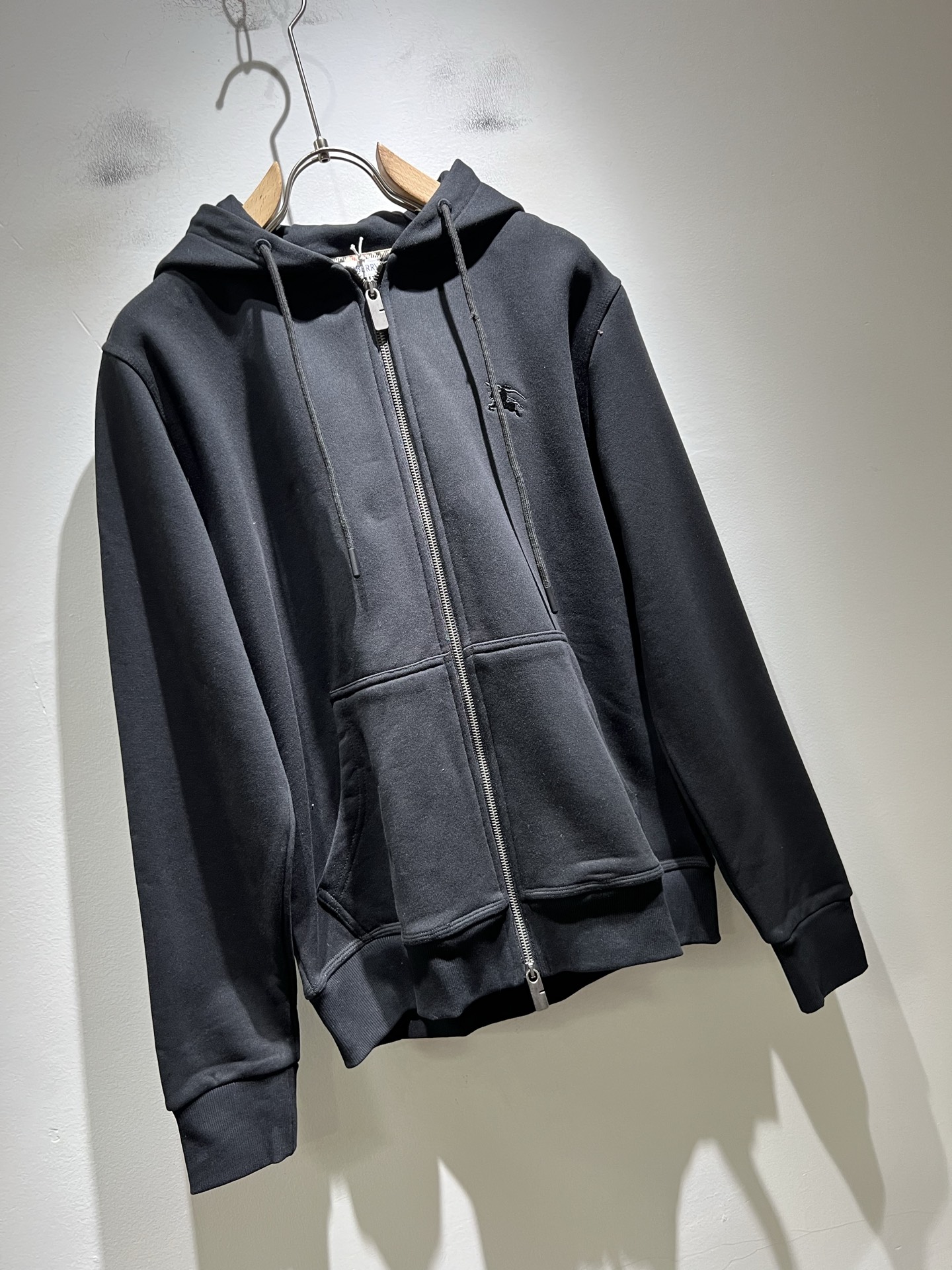 BURBER*Y巴*莉 2025秋冬新款男女同款👫基础休闲百搭棉质连帽卫衣，男女同款卫衣！贸易公司渠道稀