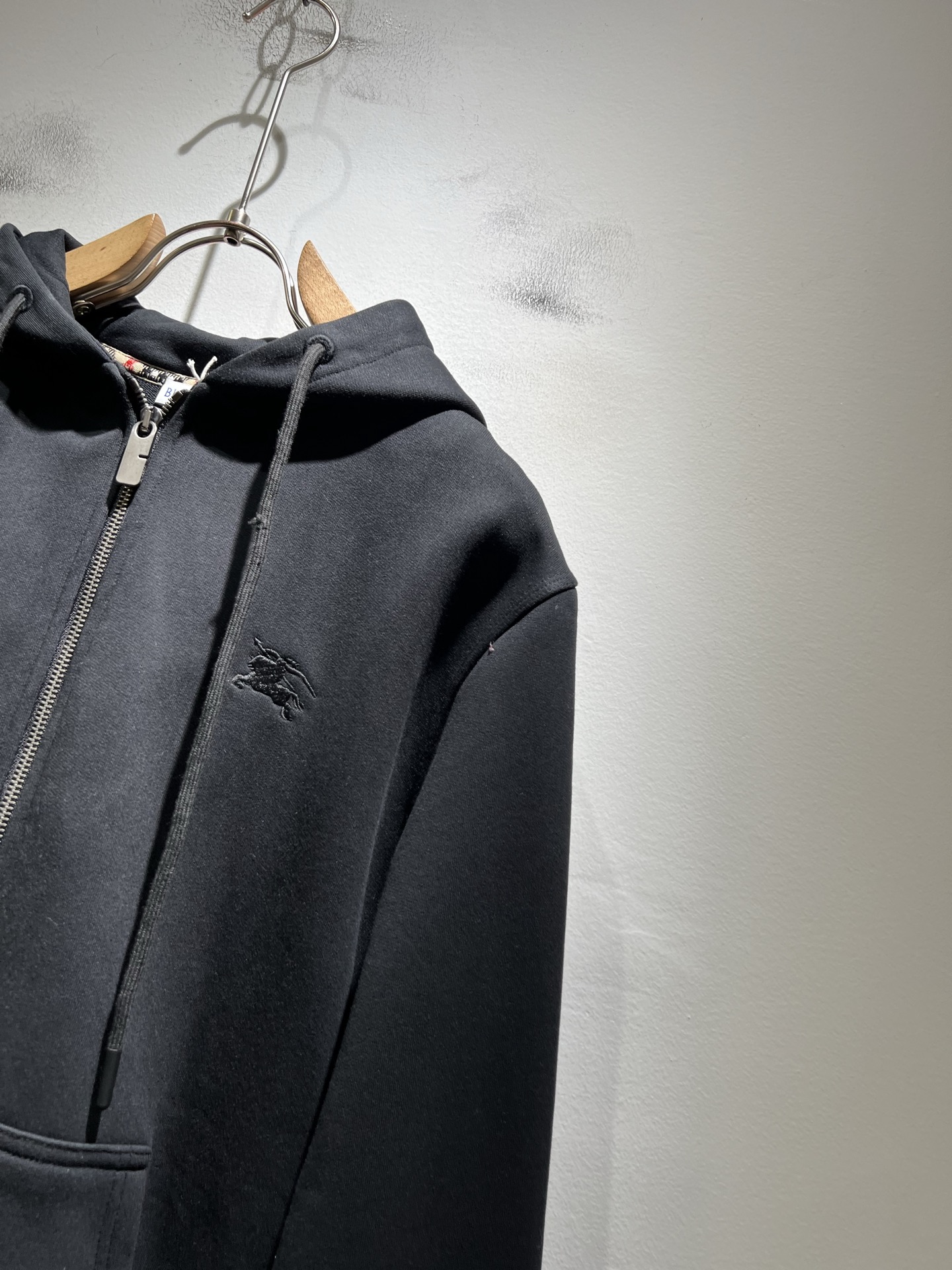 BURBER*Y巴*莉 2025秋冬新款男女同款👫基础休闲百搭棉质连帽卫衣，男女同款卫衣！贸易公司渠道稀