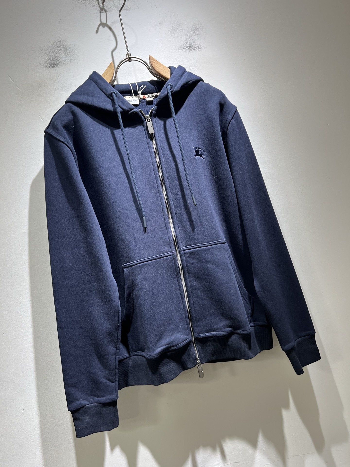 BURBER*Y巴*莉 2025秋冬新款男女同款👫基础休闲百搭棉质连帽卫衣，男女同款卫衣！贸易公司渠道稀