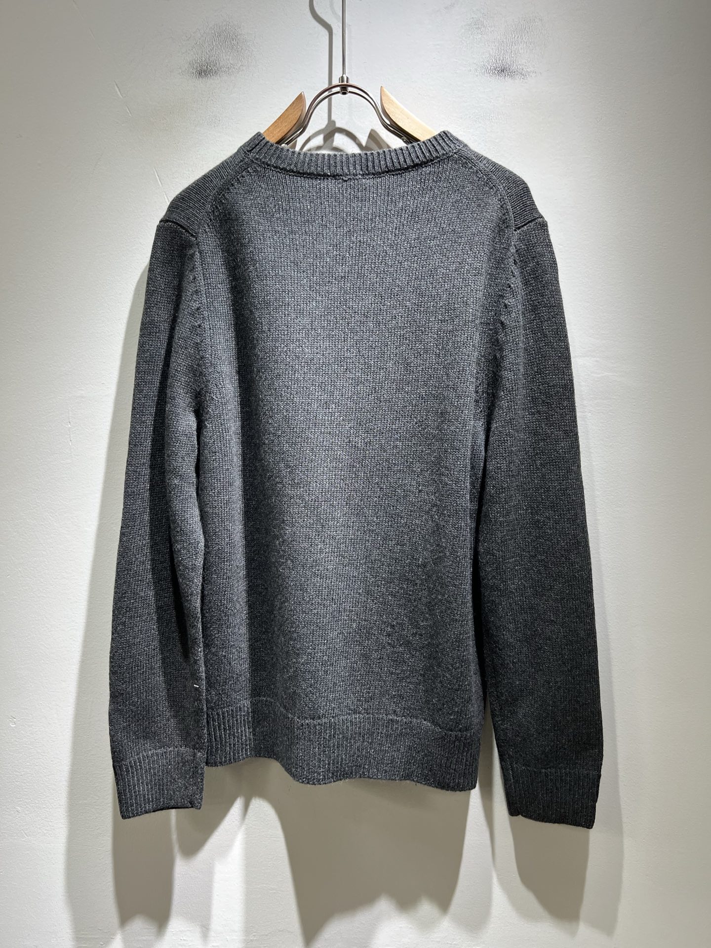 LO*WE/罗*威2025秋冬新款针织羊毛衫，贸易公司渠道货，2025年最新品，官柜同步售卖，经典明星级