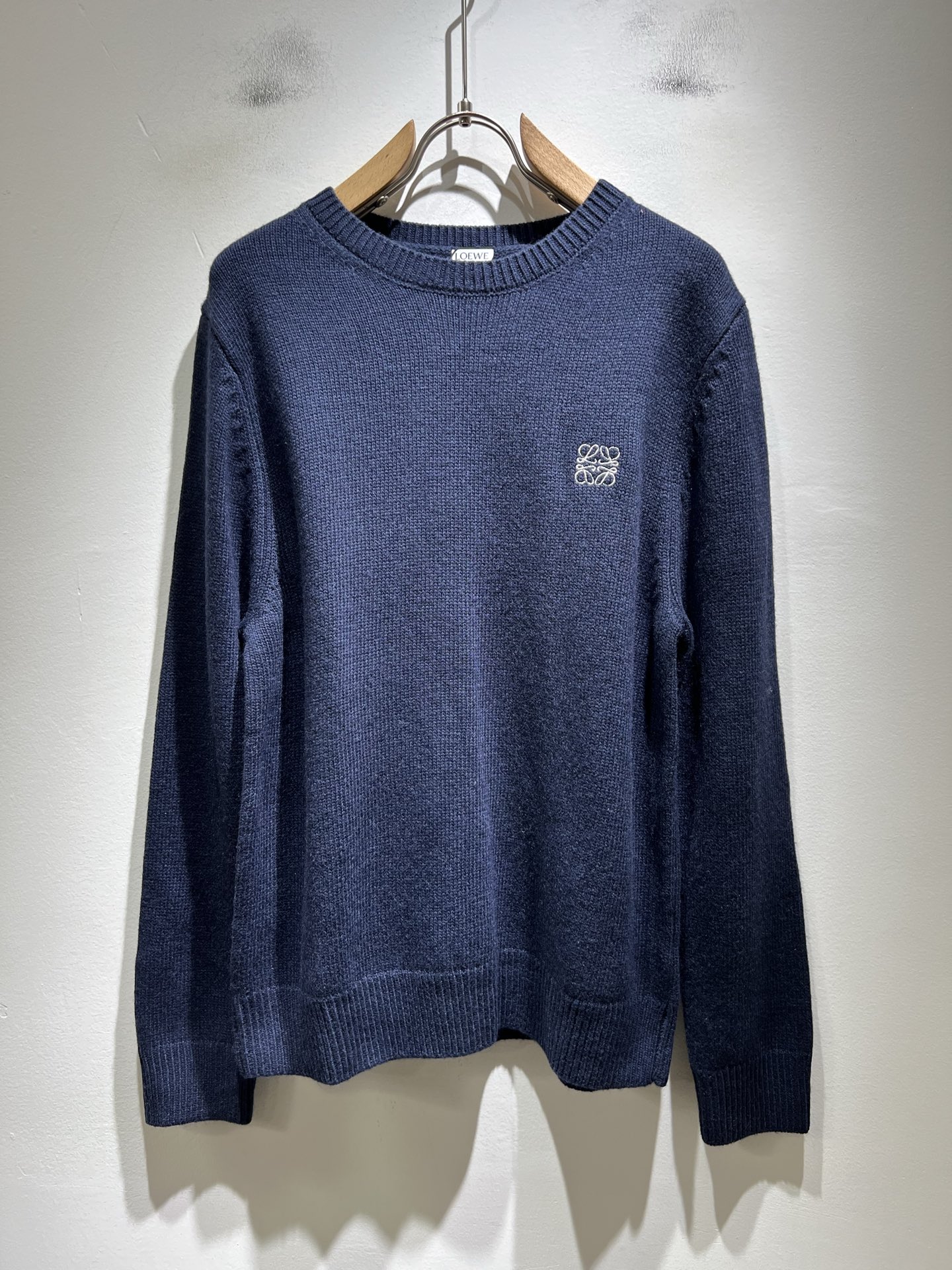 LO*WE/罗*威2025秋冬新款针织羊毛衫，贸易公司渠道货，2025年最新品，官柜同步售卖，经典明星级