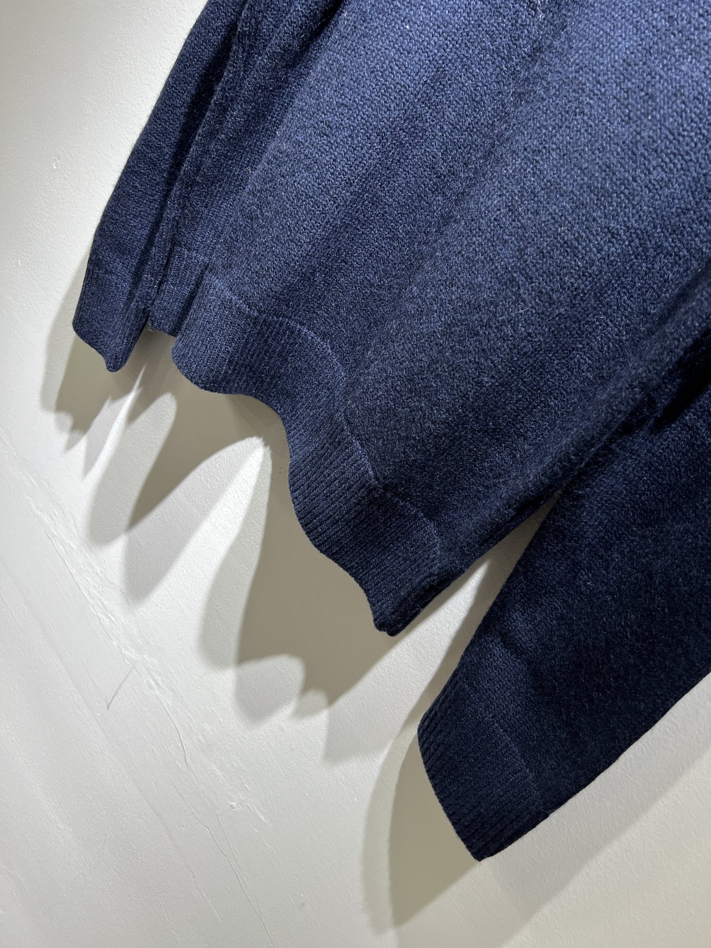 Moncl*r蒙*口 2025秋冬男女同款情侣款👫最新的贸易订单针织羊毛衫，全品相！！网红款！工艺采用针