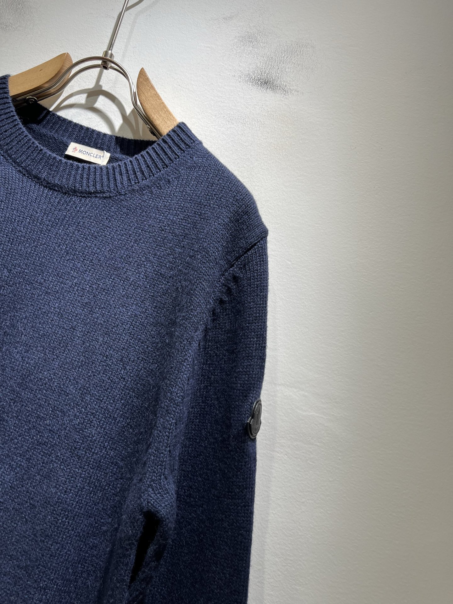 Moncl*r蒙*口 2025秋冬男女同款情侣款👫最新的贸易订单针织羊毛衫，全品相！！网红款！工艺采用针