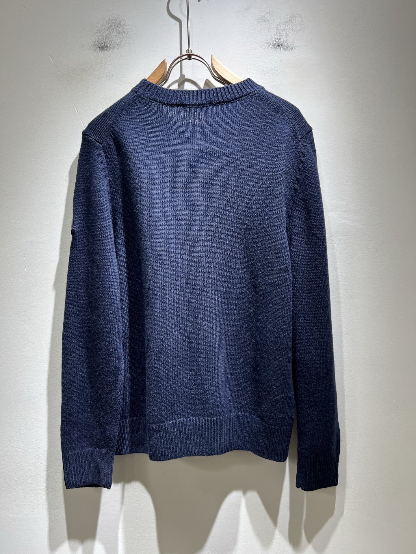 Moncl*r蒙*口 2025秋冬男女同款情侣款👫最新的贸易订单针织羊毛衫，全品相！！网红款！工艺采用针