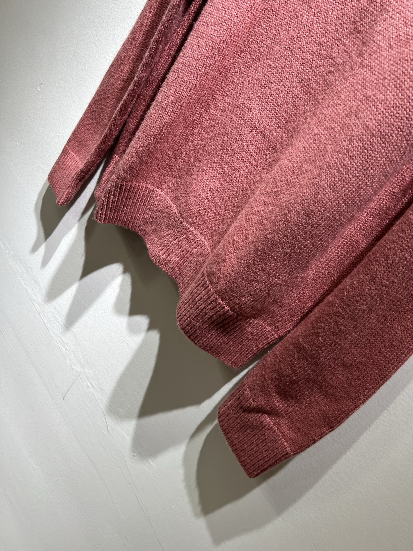 Moncl*r蒙*口 2025秋冬男女同款情侣款👫最新的贸易订单针织羊毛衫，全品相！！网红款！工艺采用针