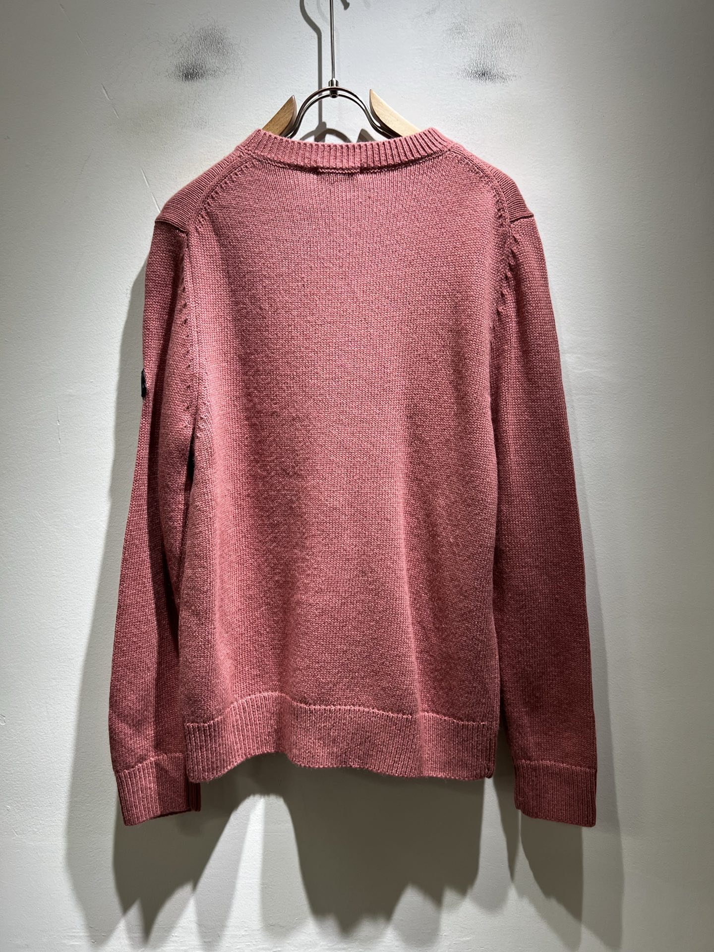 Moncl*r蒙*口 2025秋冬男女同款情侣款👫最新的贸易订单针织羊毛衫，全品相！！网红款！工艺采用针